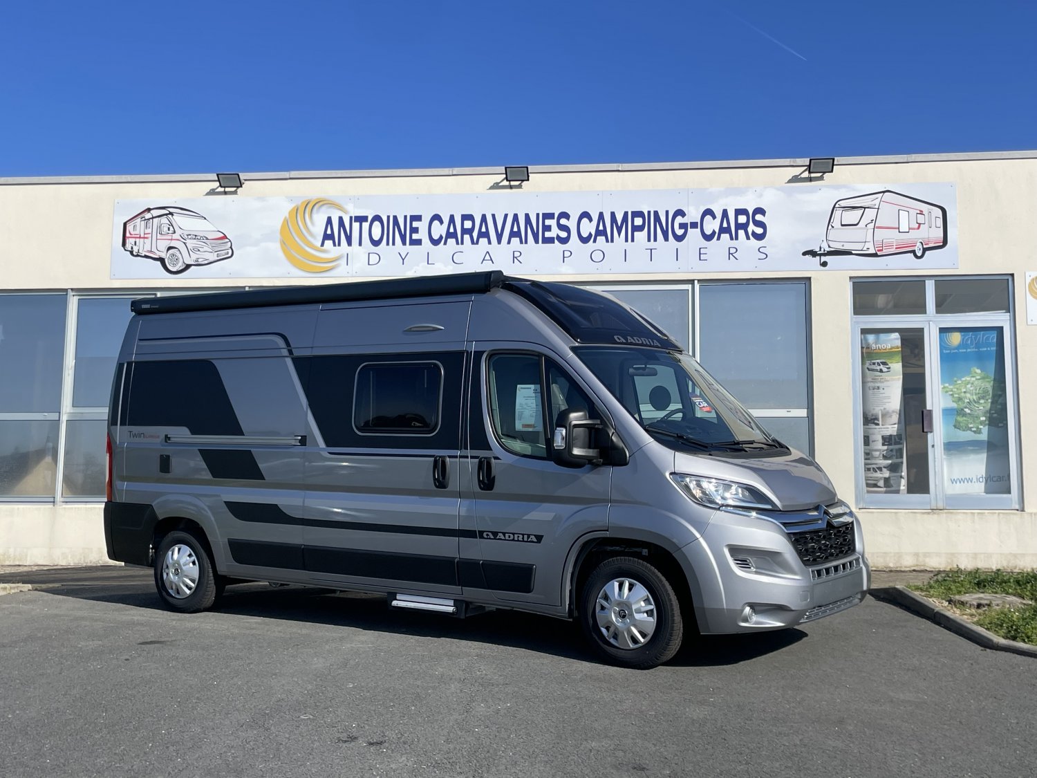 Antoine Caravanes et Camping Car - Adria TWIN SUPREME 600 SPB à 71 190 €