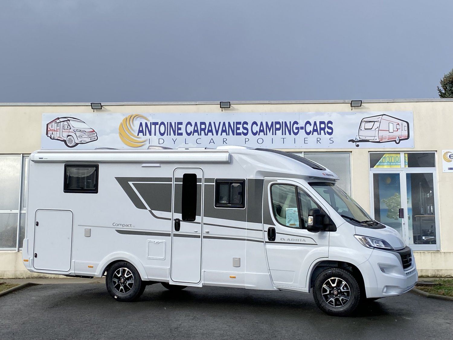 Antoine Caravanes et Camping Car - Adria COMPACT AXESS DL à 78 567€