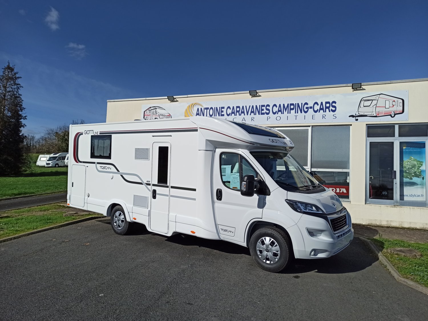 Antoine Caravanes et Camping Car - Giottiline TOSCAN 74 NF à 76 556 €