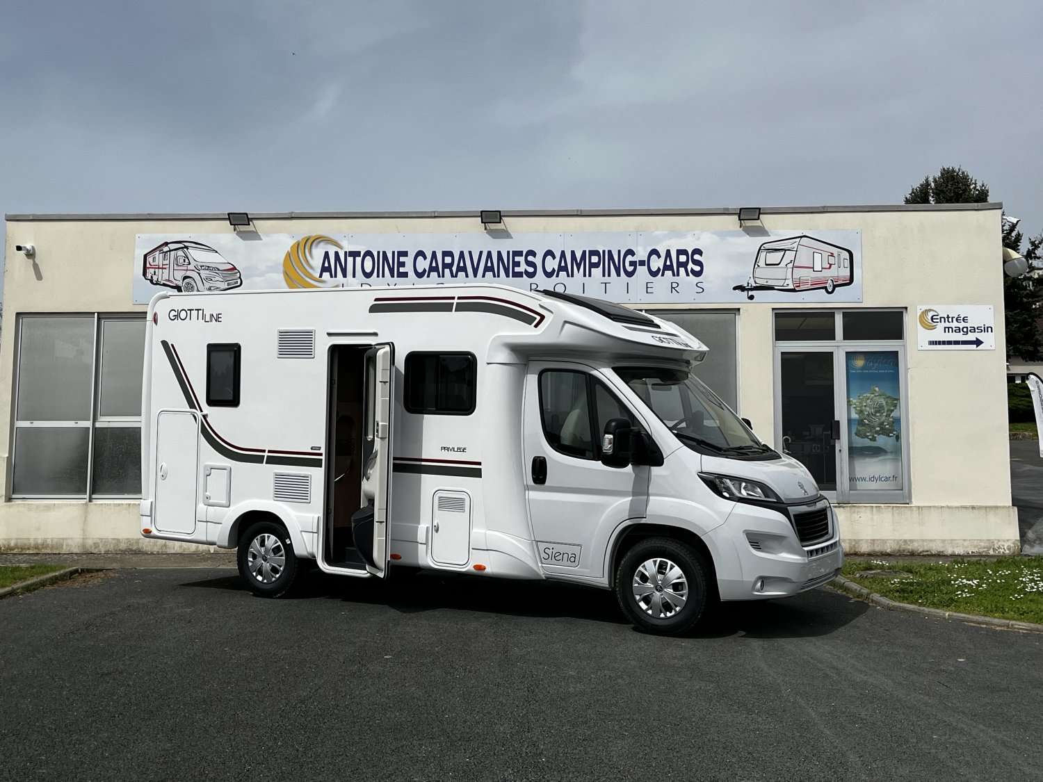 Antoine Caravanes et Camping Car - Giottiline SIENA 350 à 65 050€