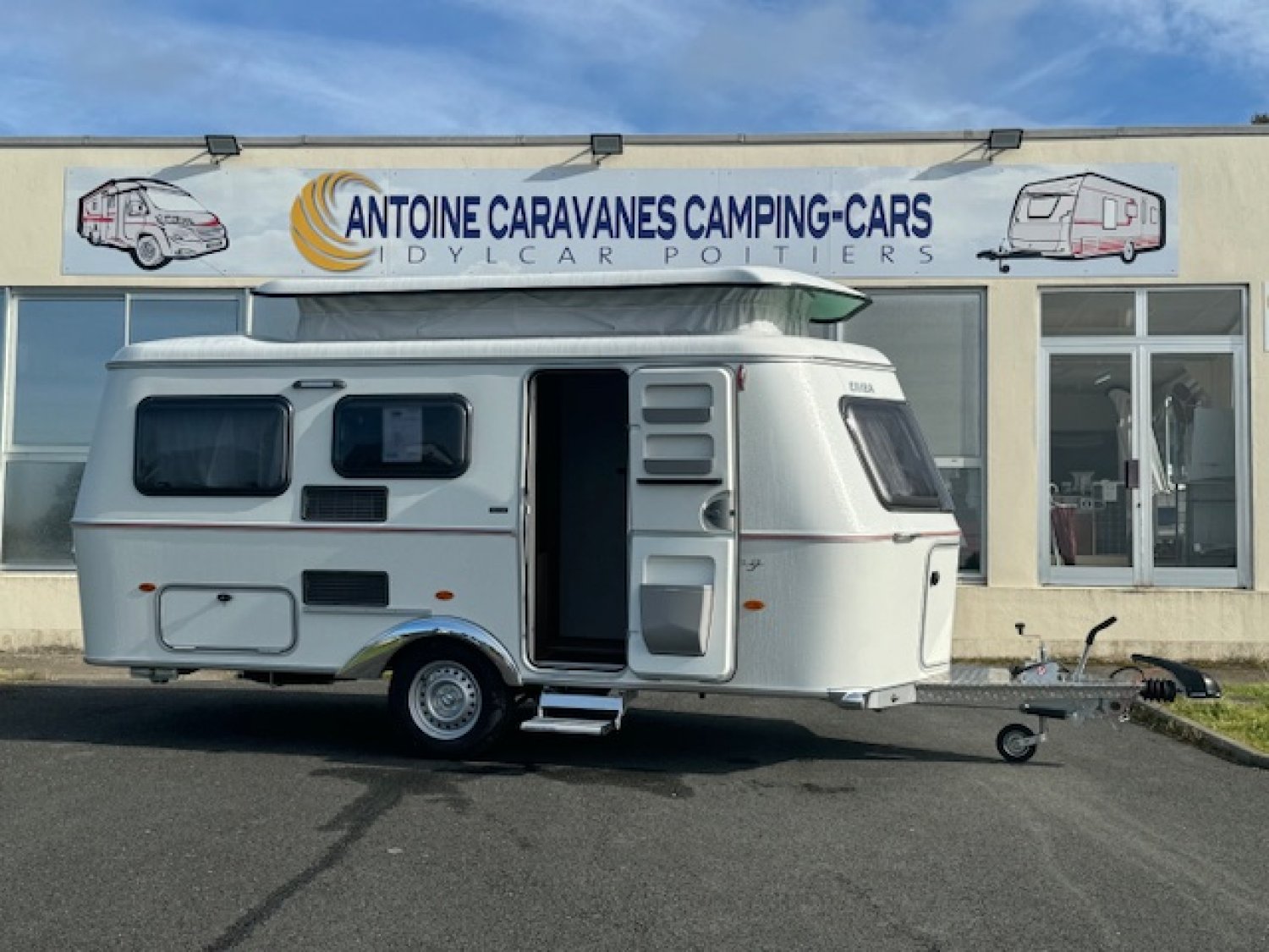 Antoine Caravanes et Camping Car - Eriba TOURING 530 LEGEND EDITION à 33 710€
