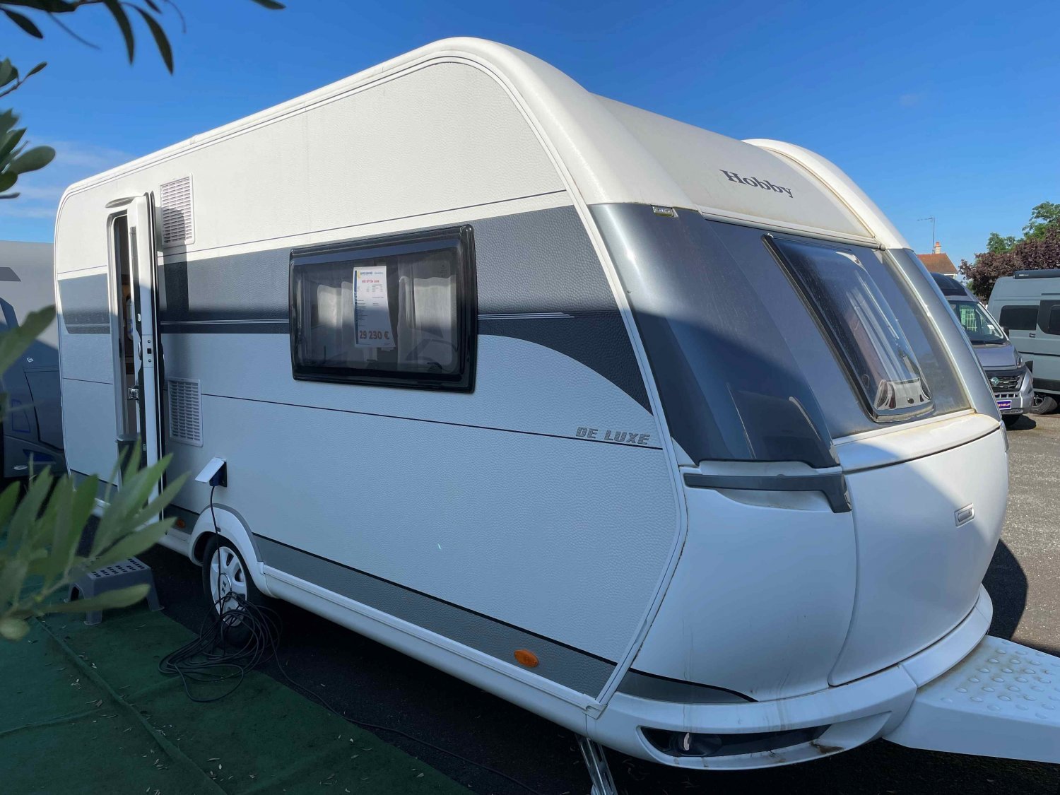 Antoine Caravanes et Camping Car - Hobby HOBBY 460 SFF DE LUXE RIGIDE à 29 230 €