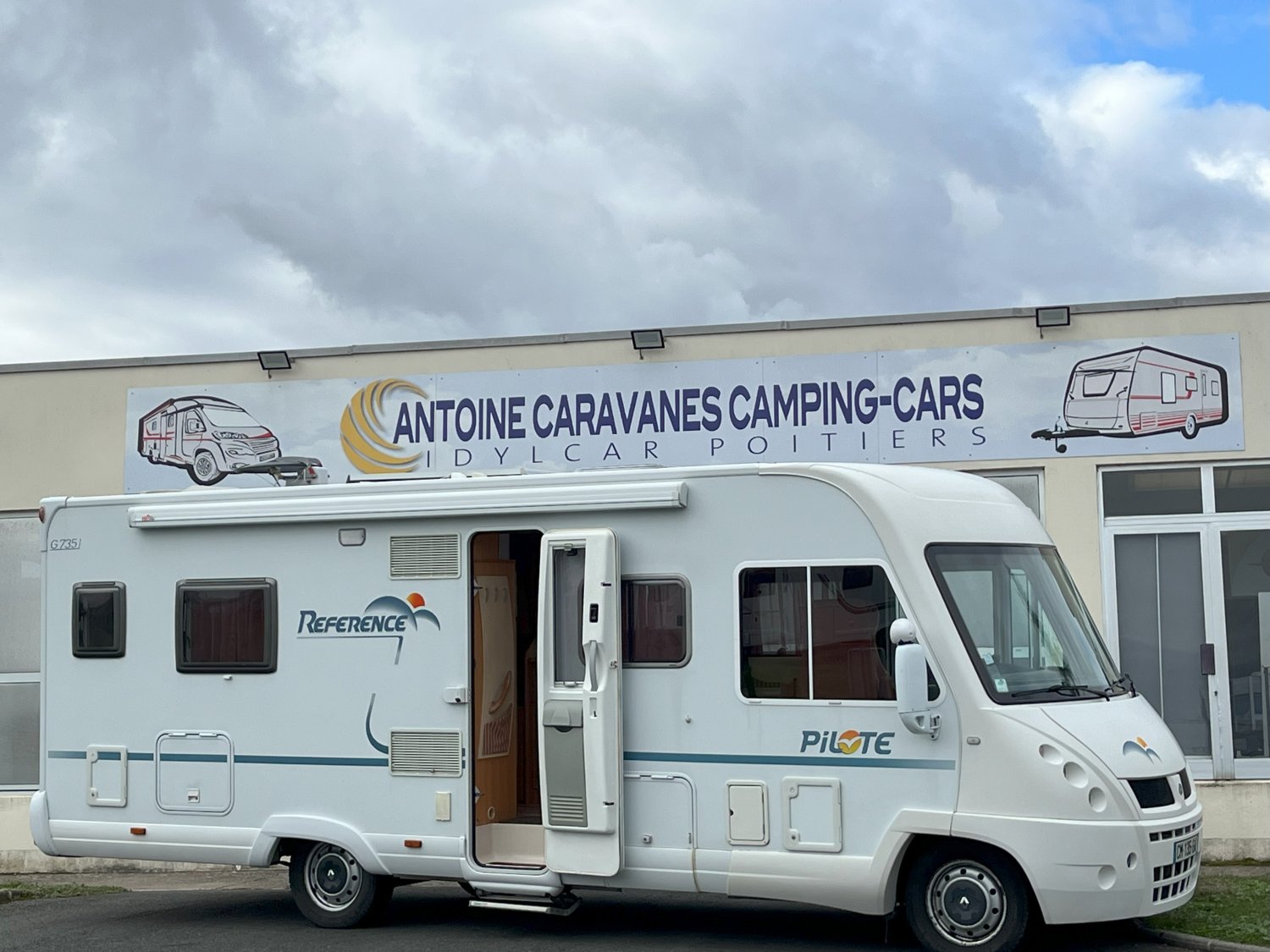 Antoine Caravanes et Camping Car - Pilote Pilote Reference G735i à 37 900 €€