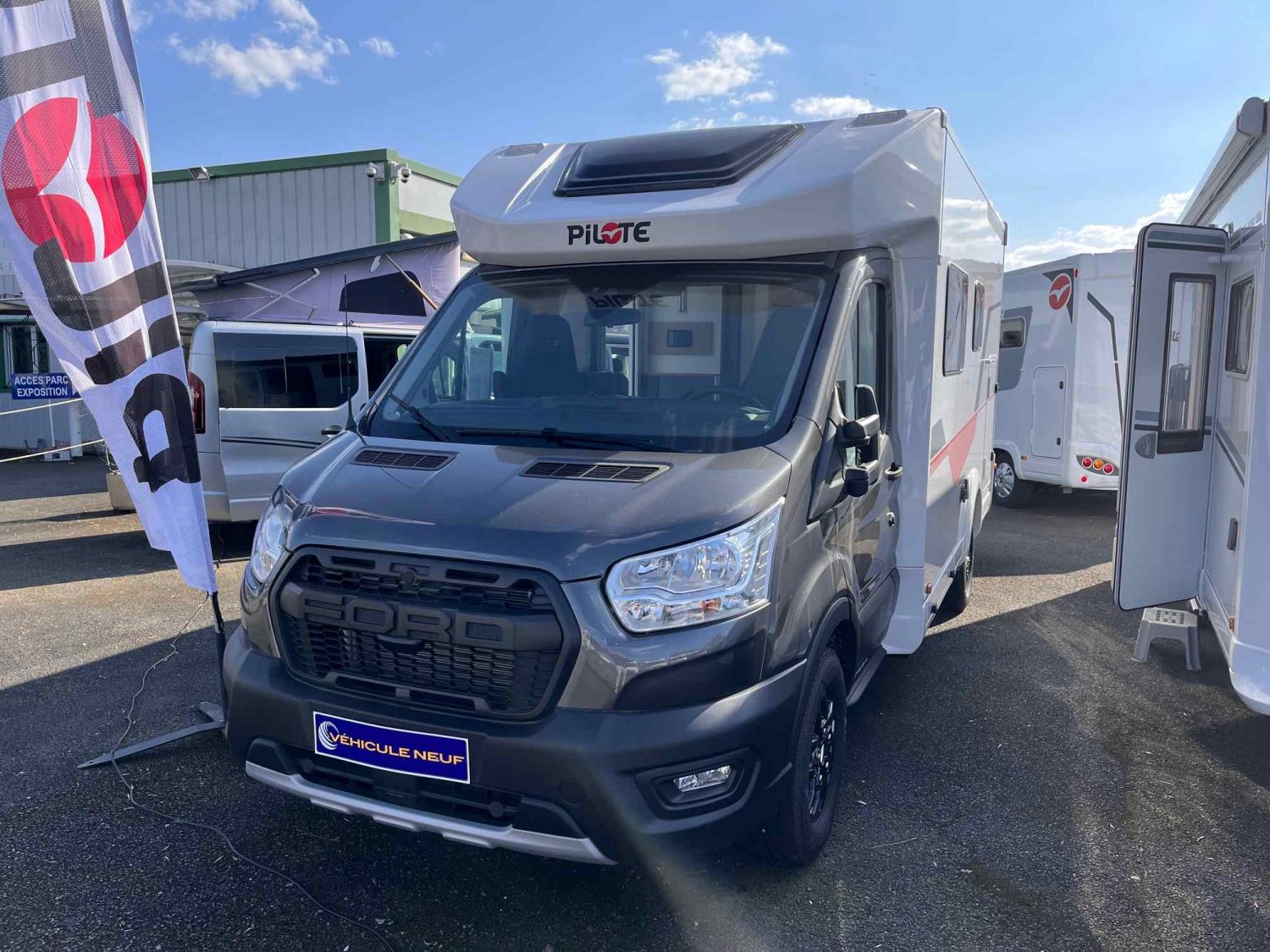 Antoine Caravanes et Camping Car - Pilote A 656 D ATLAS EDITION à 78 990 €