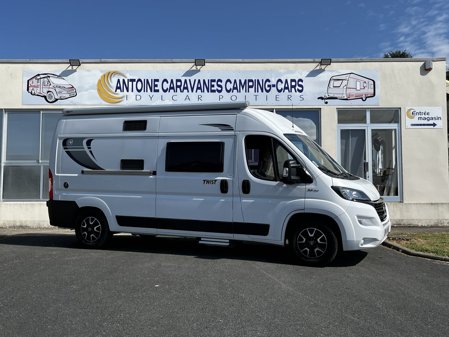 Antoine Caravanes et Camping Car - Chausson Twist V 594 à 49 900€