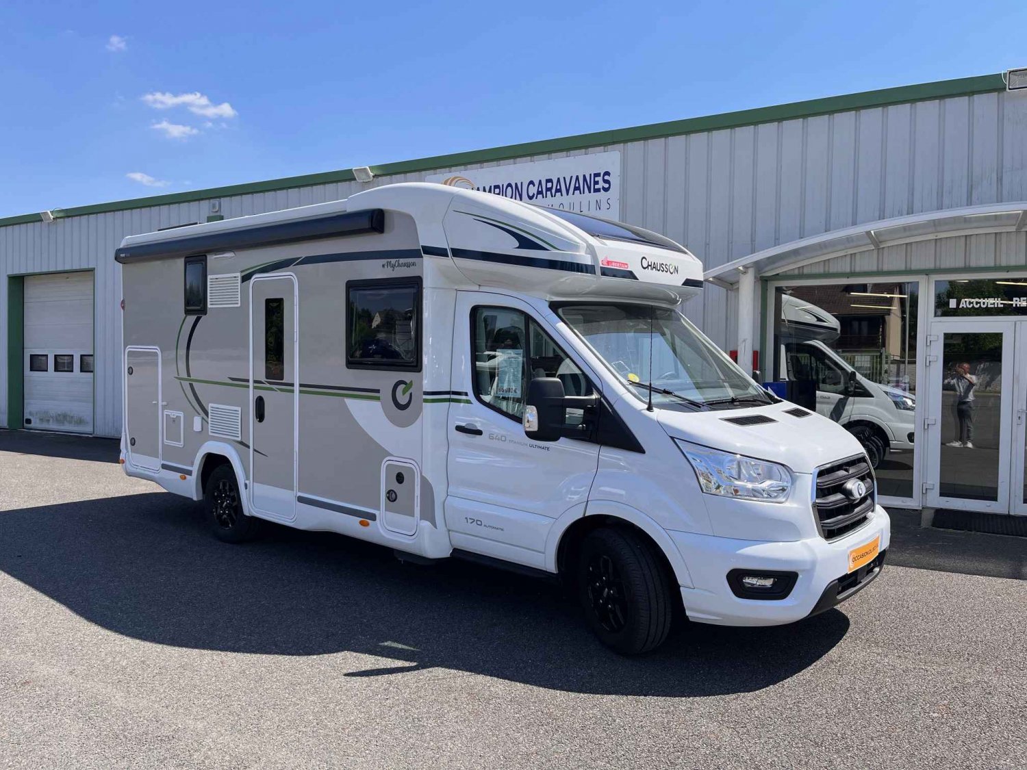 Antoine Caravanes et Camping Car - Chausson CHAUSSON 640 TITANIUM à 66 980 €