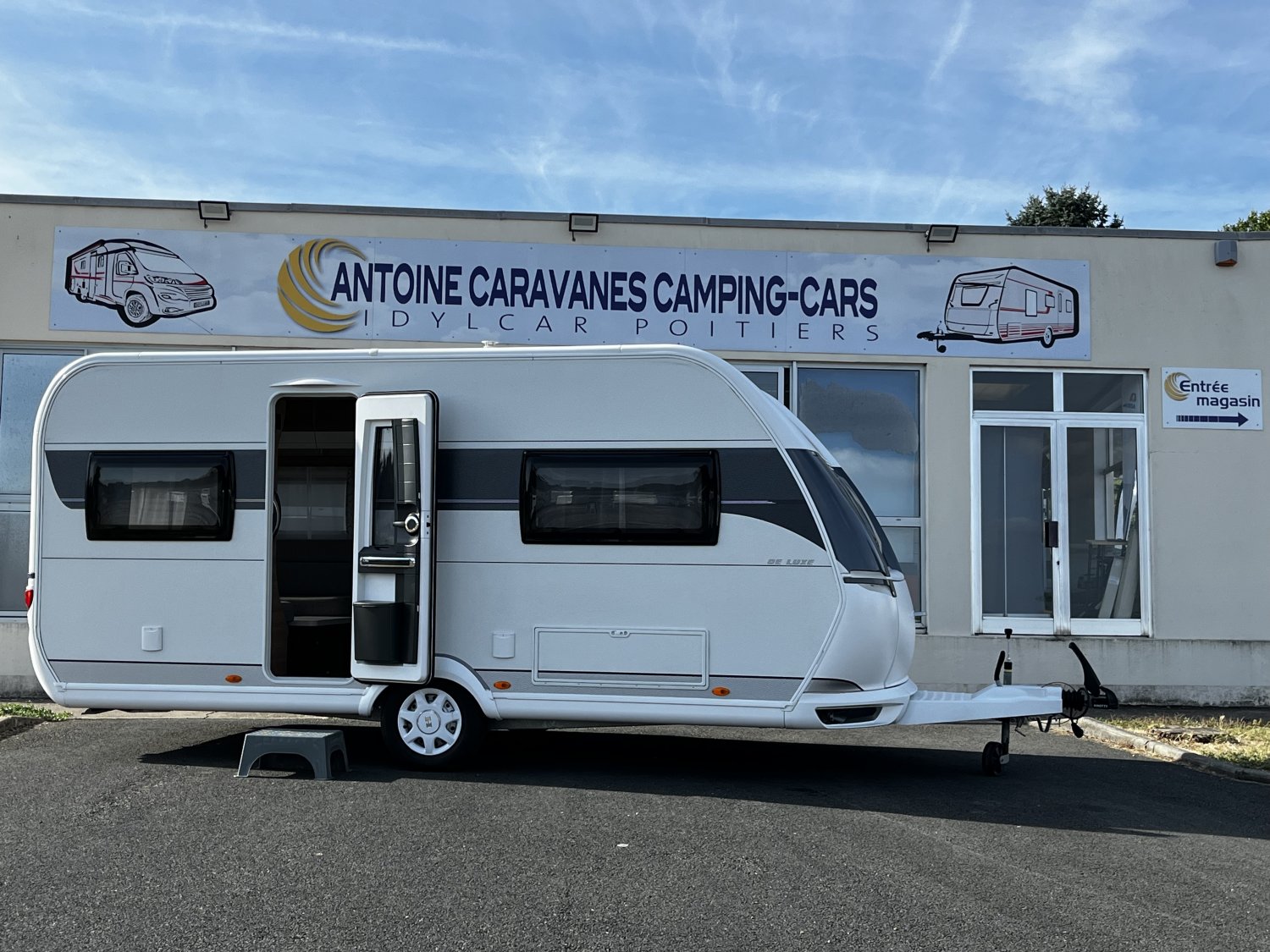 Antoine Caravanes et Camping Car - Hobby DE LUXE 460 UFe à 26 900€