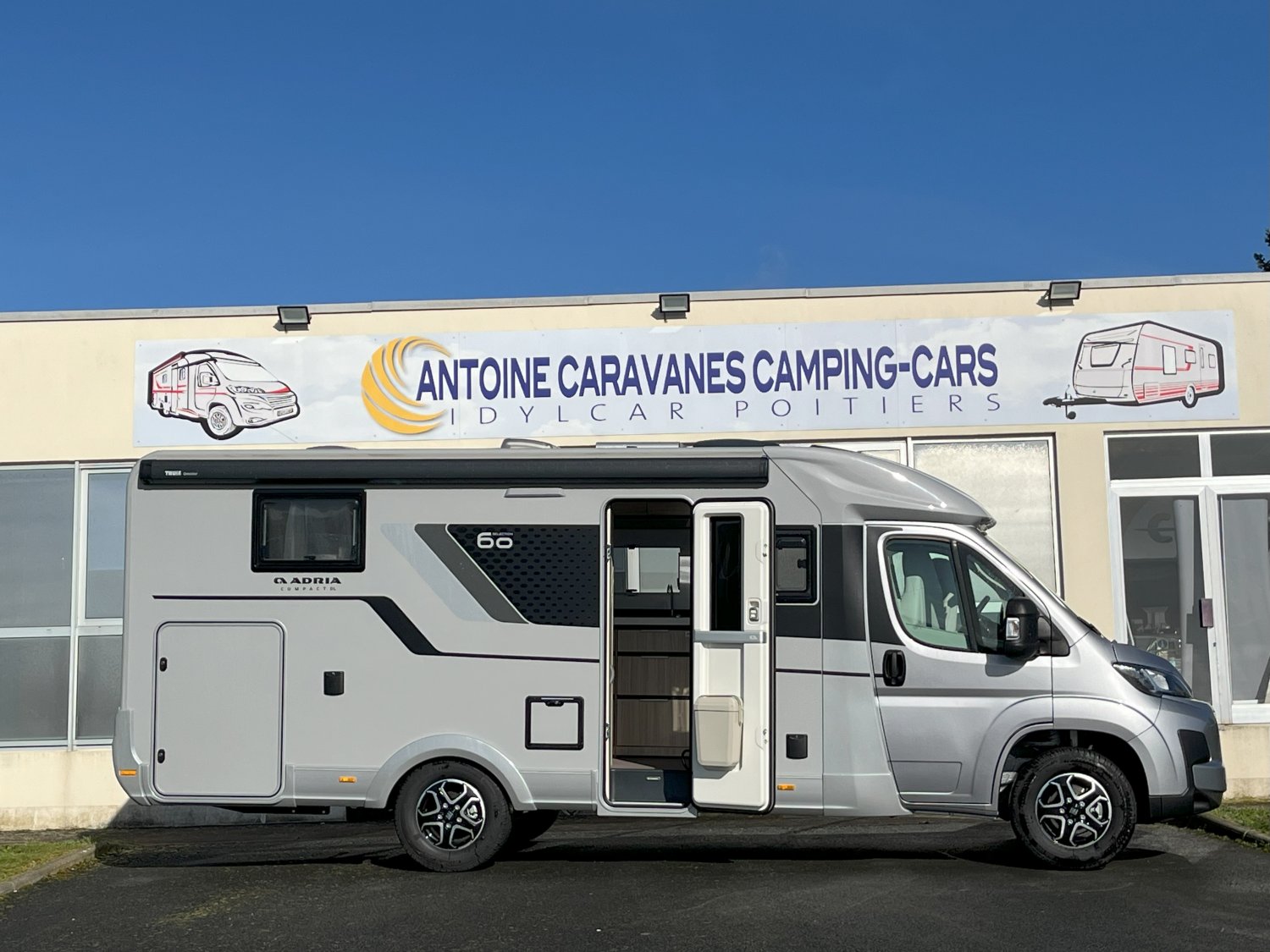 Antoine Caravanes et Camping Car - Adria COMPTAC DL 60th à 78 390€