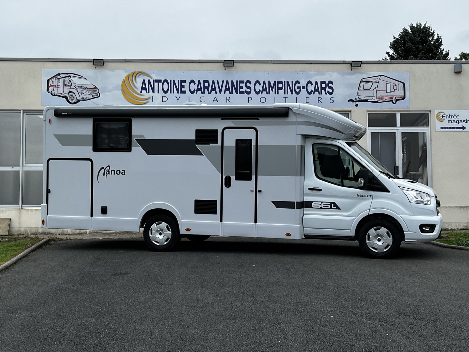 Antoine Caravanes et Camping Car - C.I. MANOA 66 LXT à 72 465 €