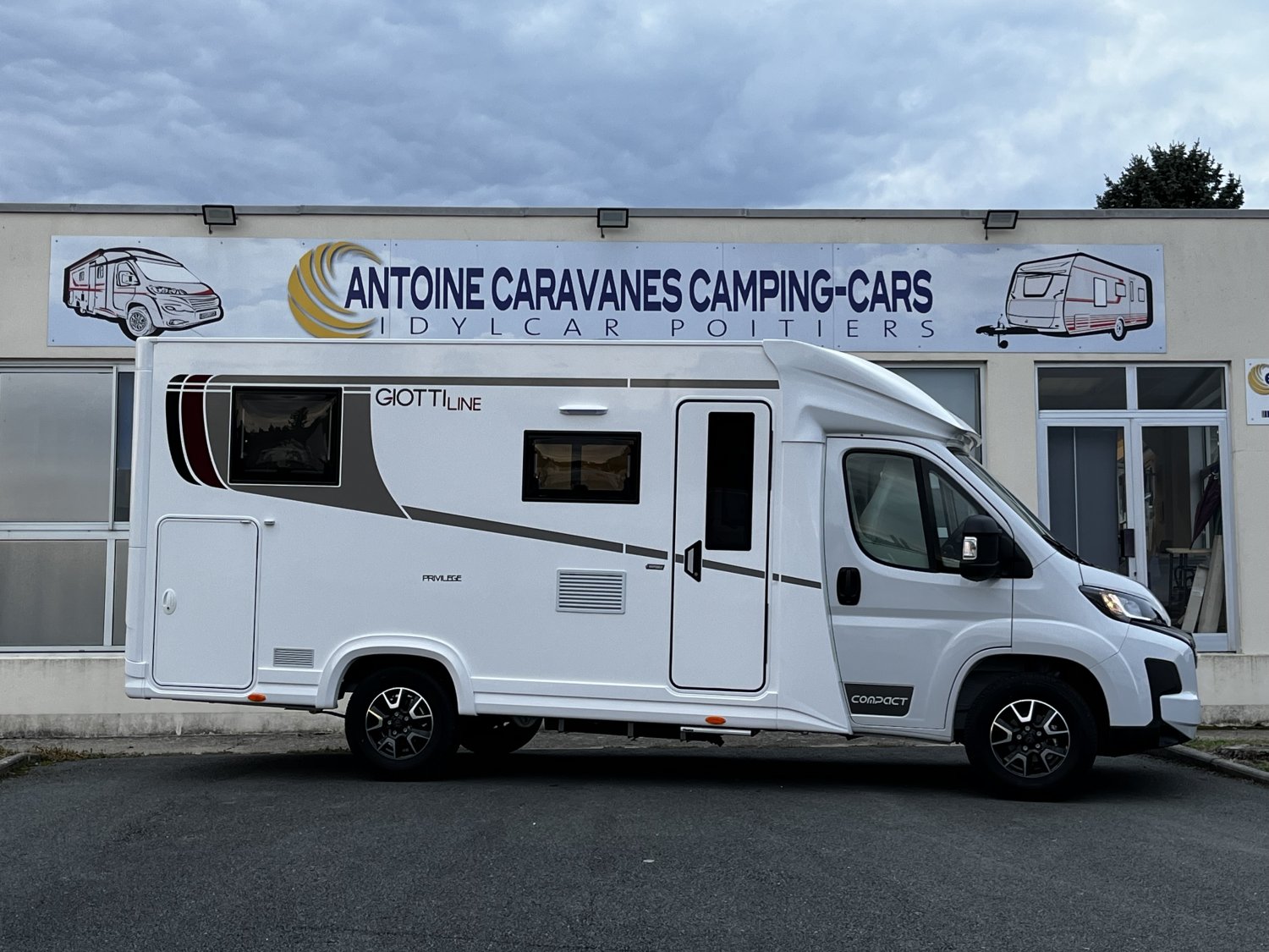 Antoine Caravanes et Camping Car - Giottiline COMPACT CX66 à 66 440€