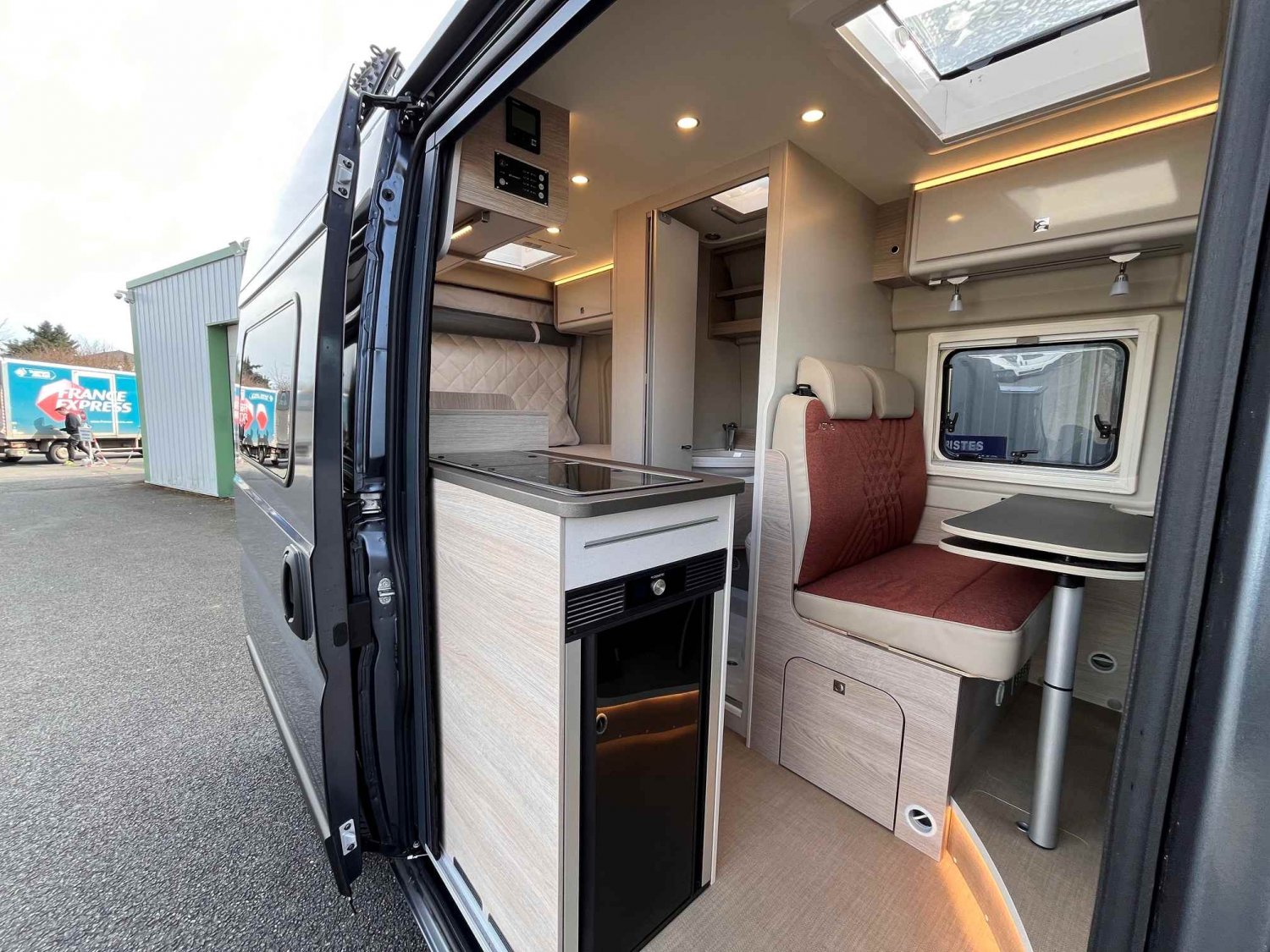 Antoine Caravanes et Camping Car BURSTNER CAMPEO C 540 4*4 Burstner