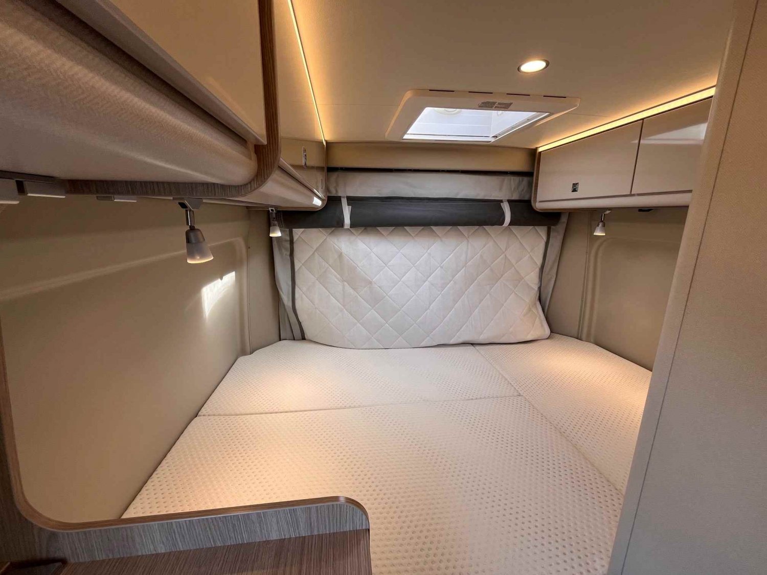 Antoine Caravanes et Camping Car BURSTNER CAMPEO C 540 4*4 Burstner