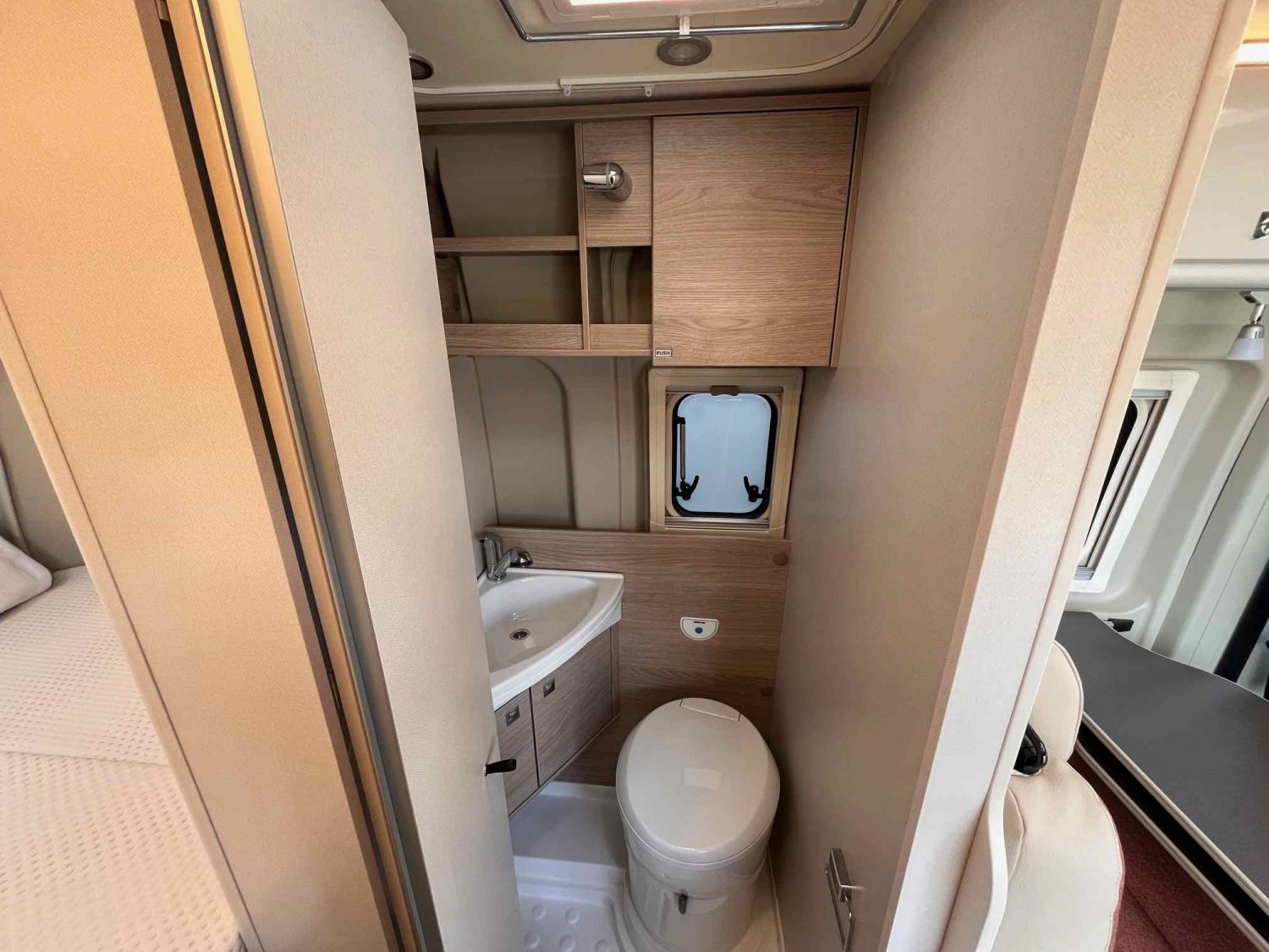 Antoine Caravanes et Camping Car BURSTNER CAMPEO C 540 4*4 Burstner