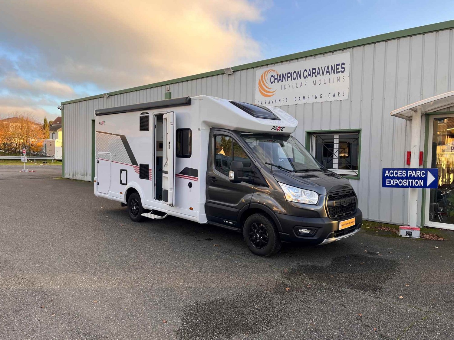 Antoine Caravanes et Camping Car - Pilote PILOTE ATLAS 696 G à 69 900 &euro;