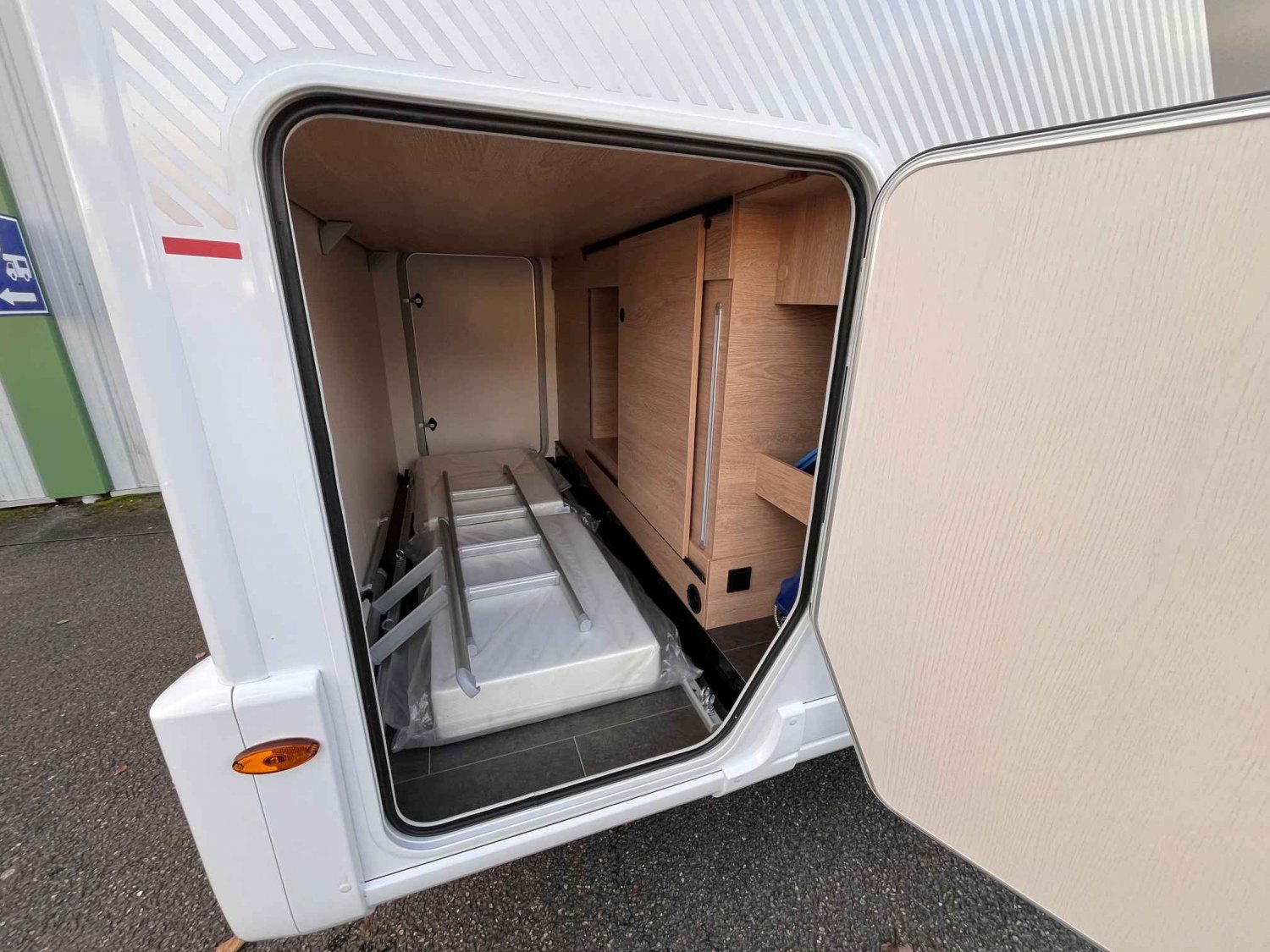 Antoine Caravanes et Camping Car PILOTE ATLAS 696 G Pilote