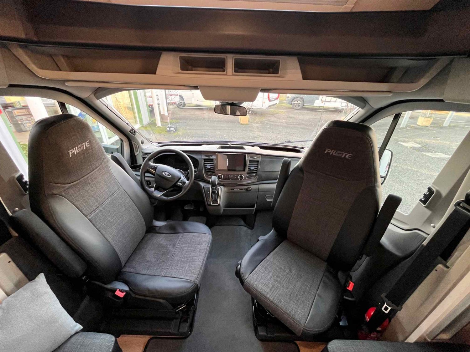 Antoine Caravanes et Camping Car PILOTE ATLAS 696 G Pilote