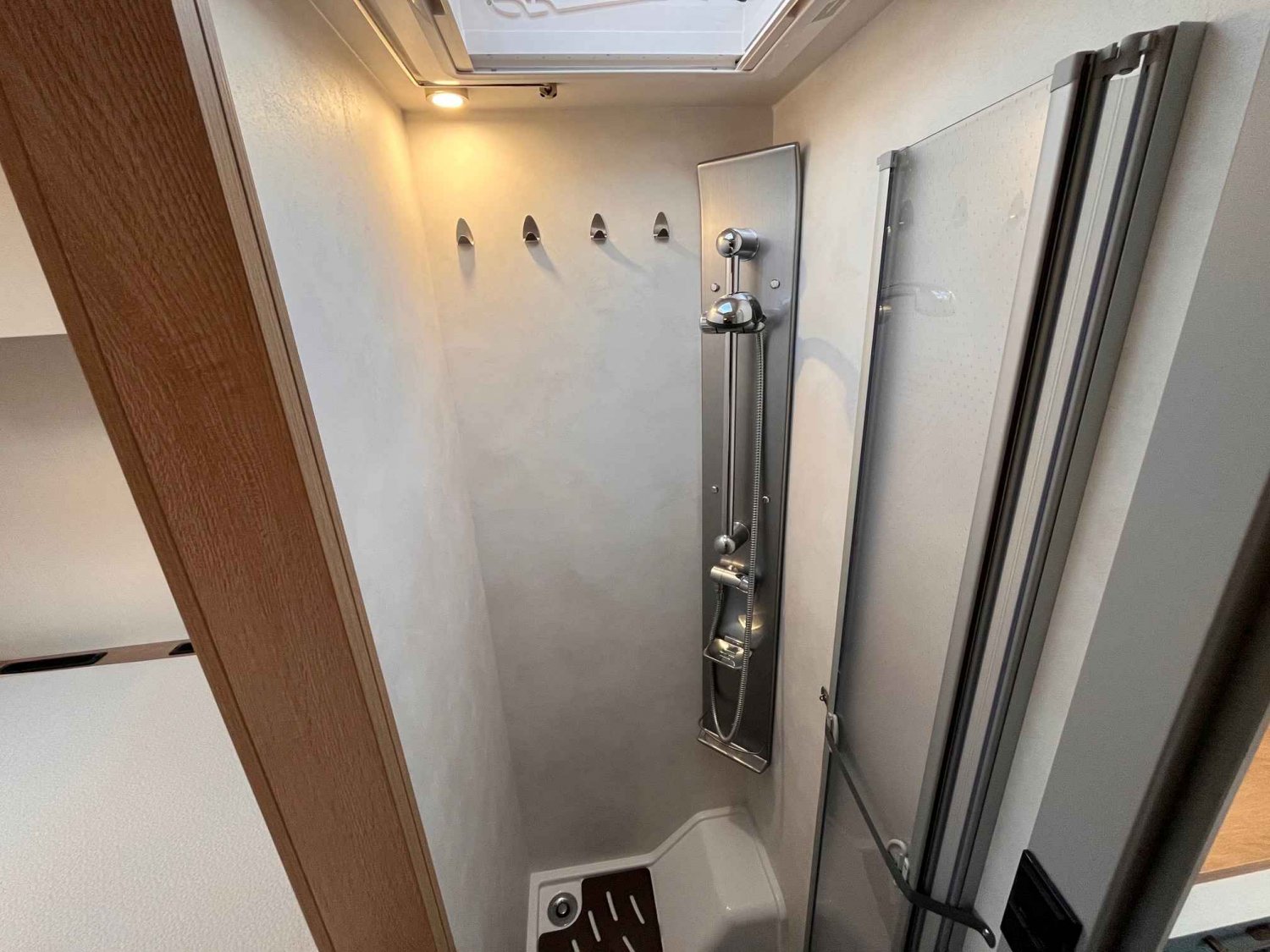 Antoine Caravanes et Camping Car PILOTE ATLAS 696 G Pilote