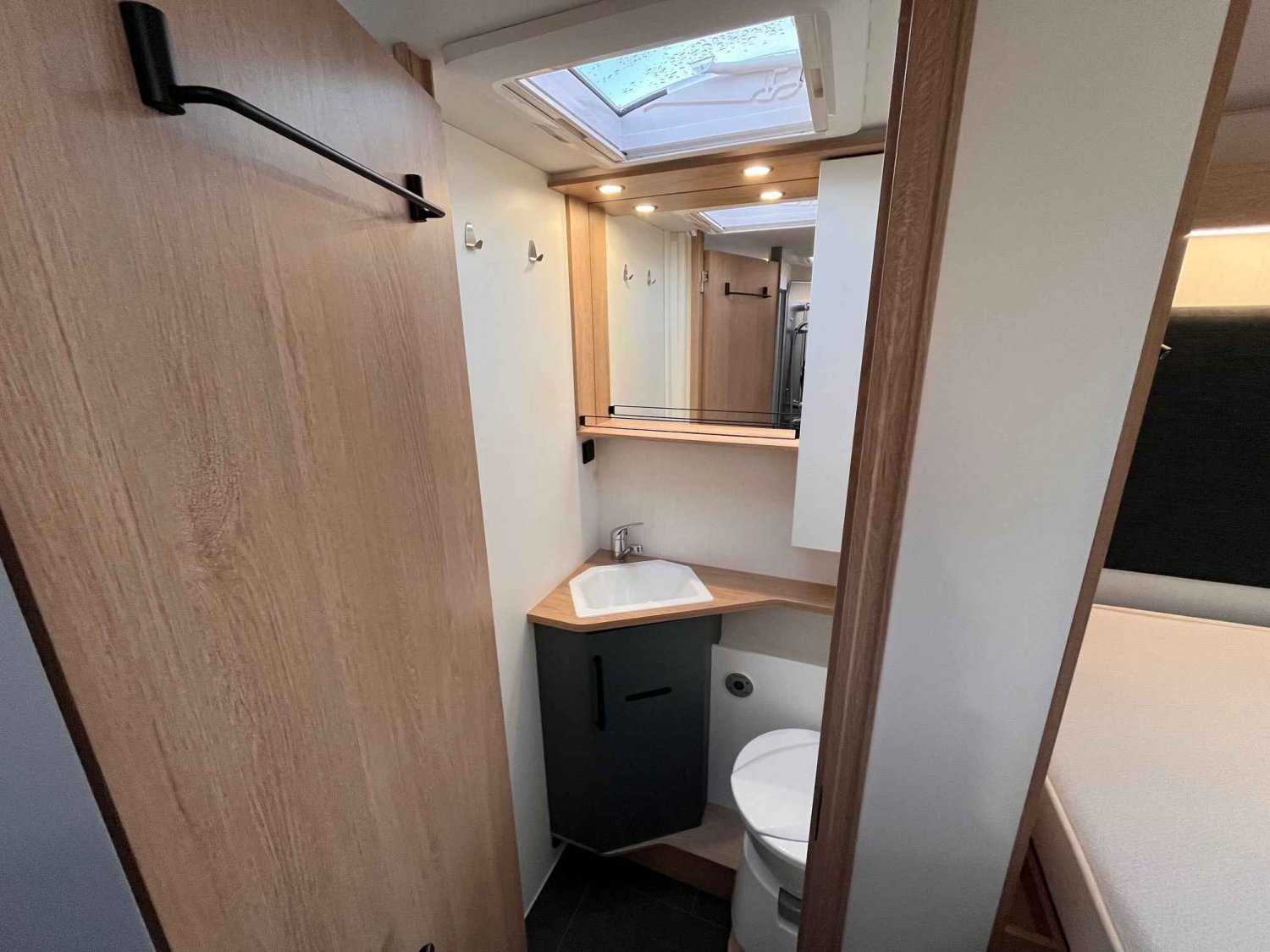 Antoine Caravanes et Camping Car PILOTE ATLAS 696 G Pilote