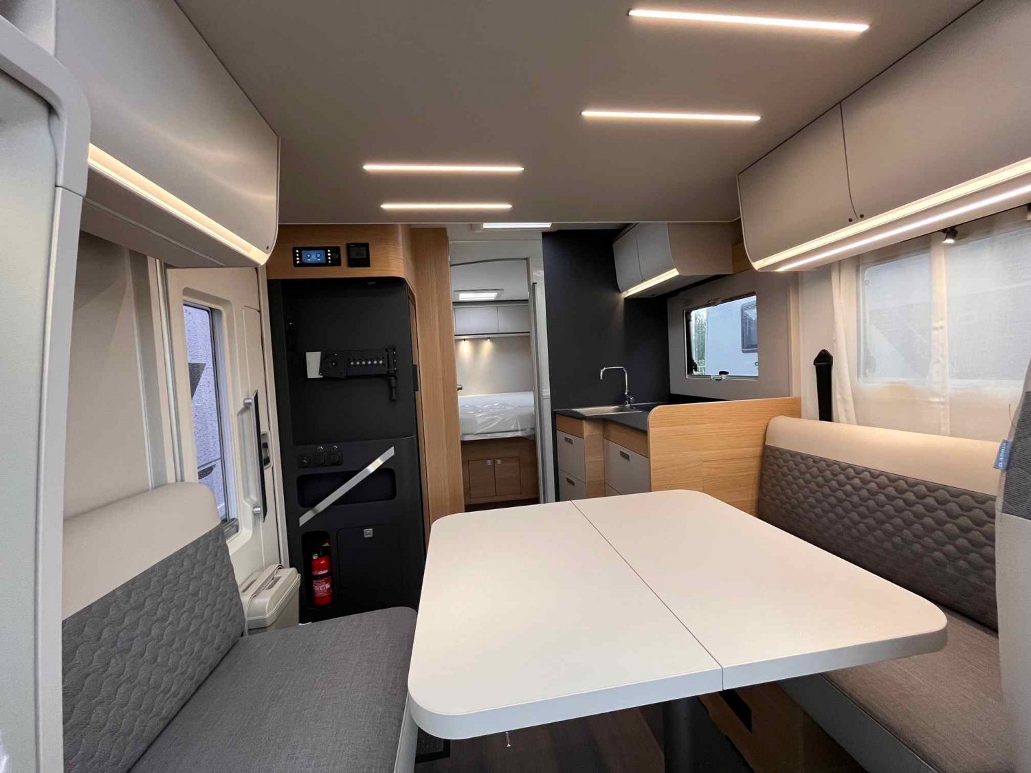 Antoine Caravanes et Camping Car Matrix Axess 650 DL Adria