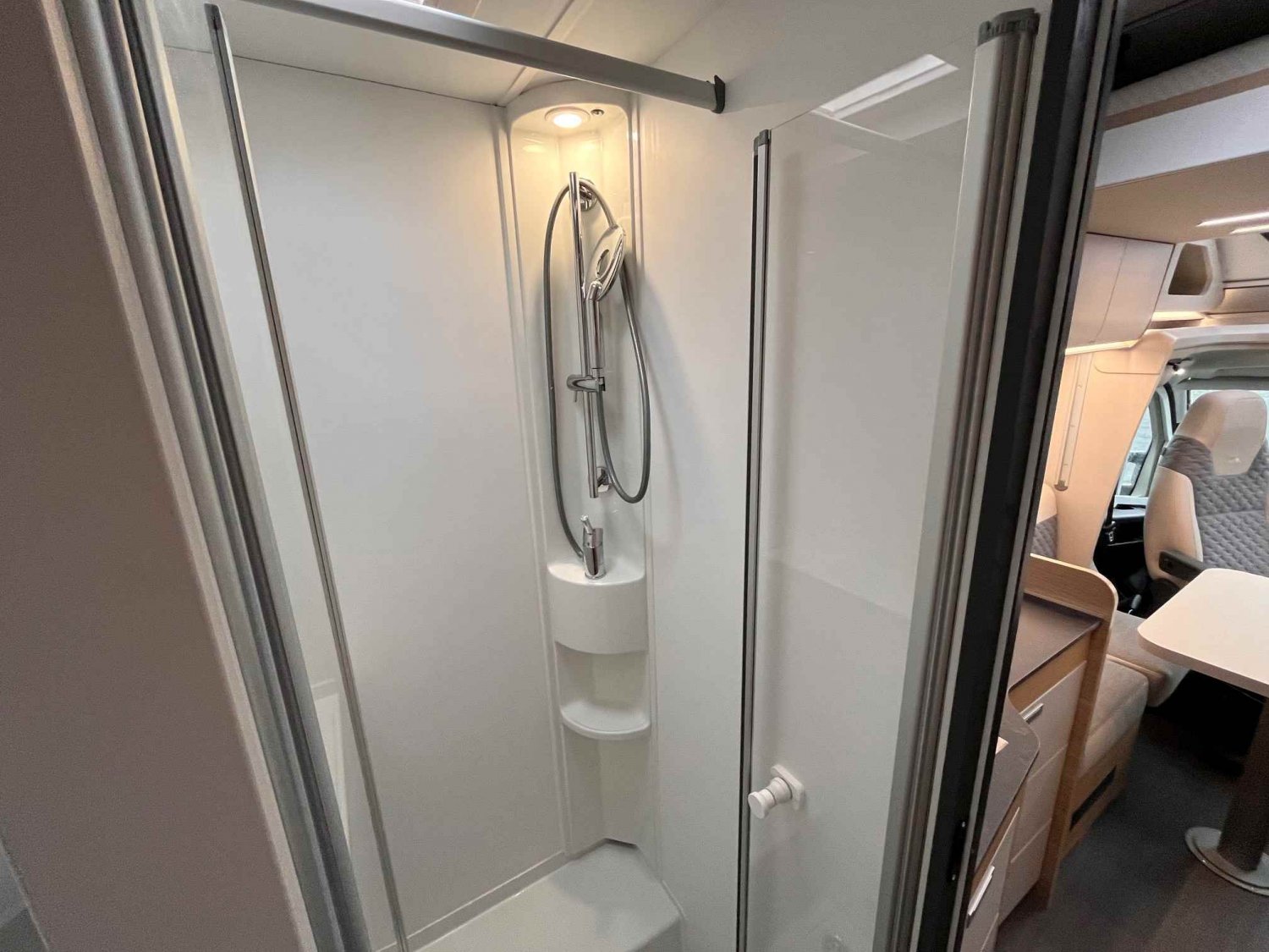 Antoine Caravanes et Camping Car Matrix Axess 650 DL Adria