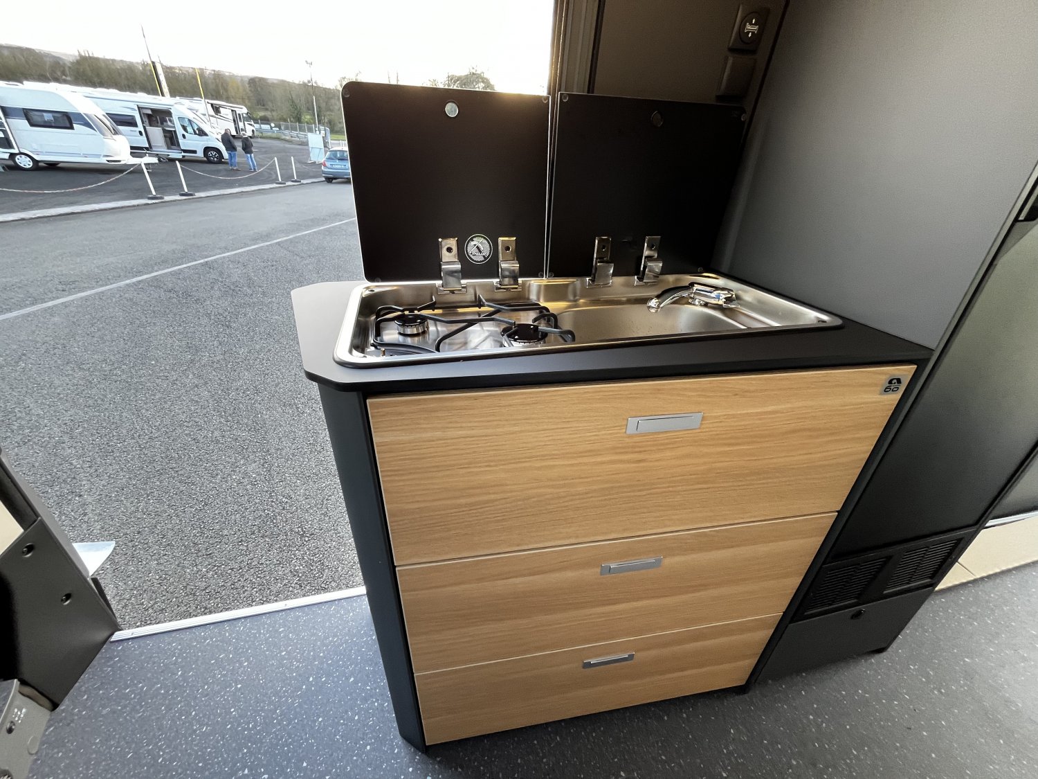 Antoine Caravanes et Camping Car TWIN 640 SGX 60th Adria