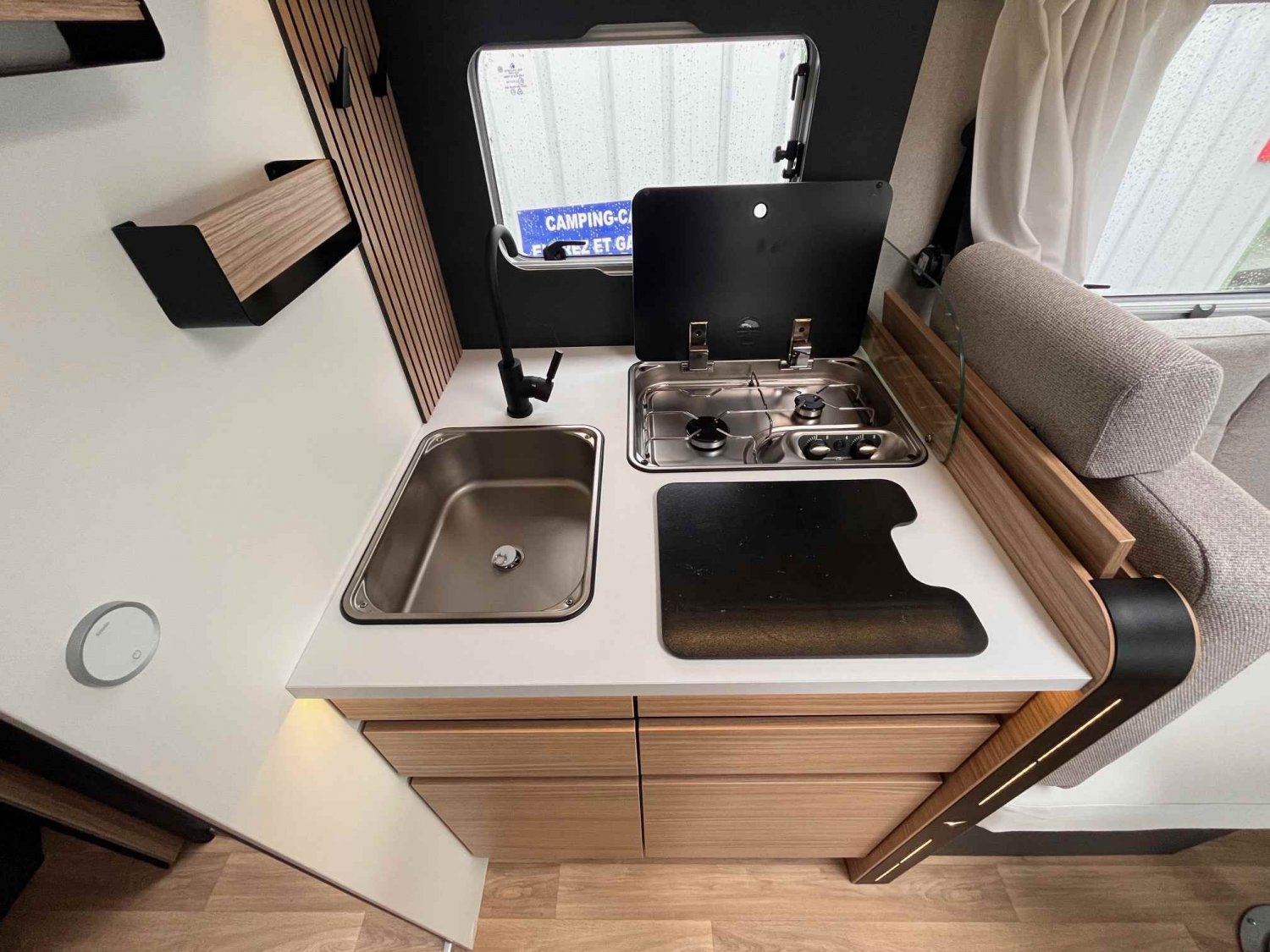 Antoine Caravanes et Camping Car G 720 FC EVIDENCE Pilote