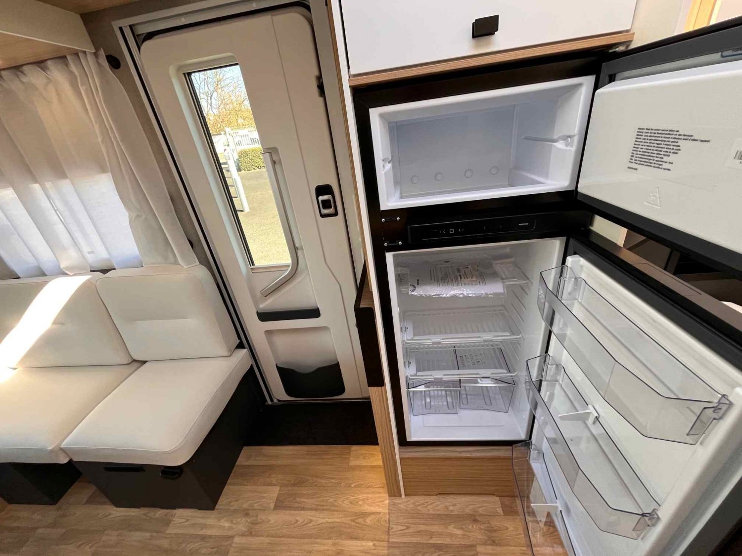 Antoine Caravanes et Camping Car P 690 Pilote