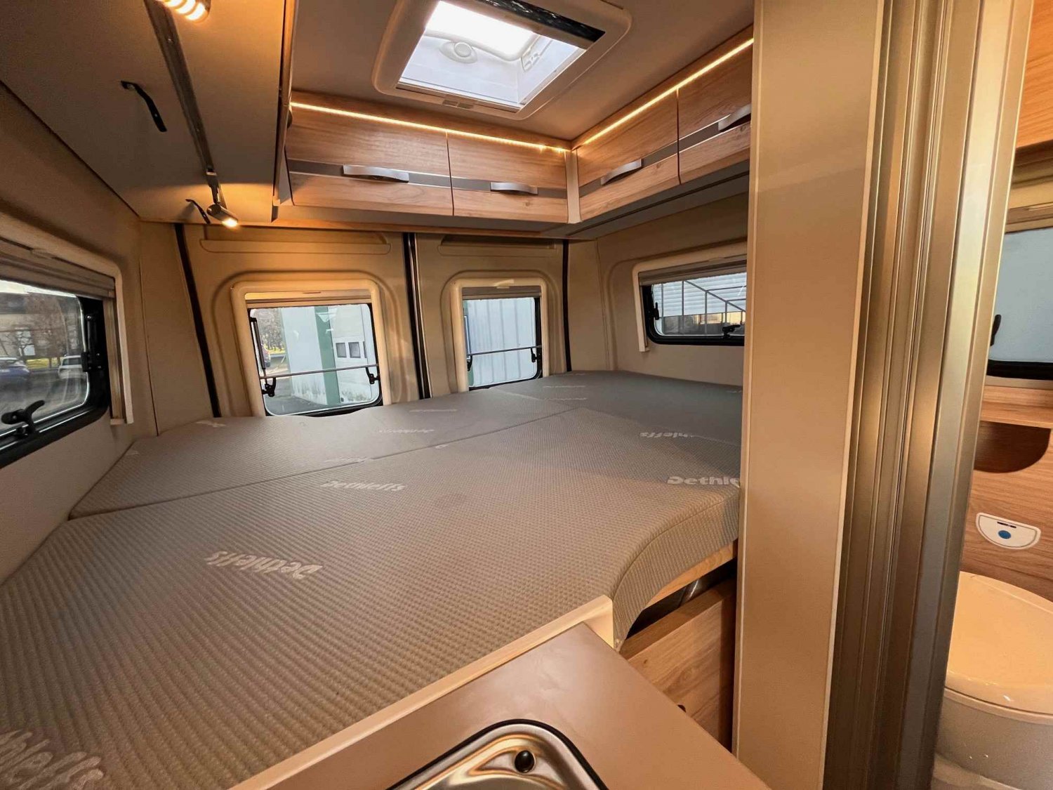 Antoine Caravanes et Camping Car DETHLEFFS GLOBETRAIL CVD 600 S Dethleffs