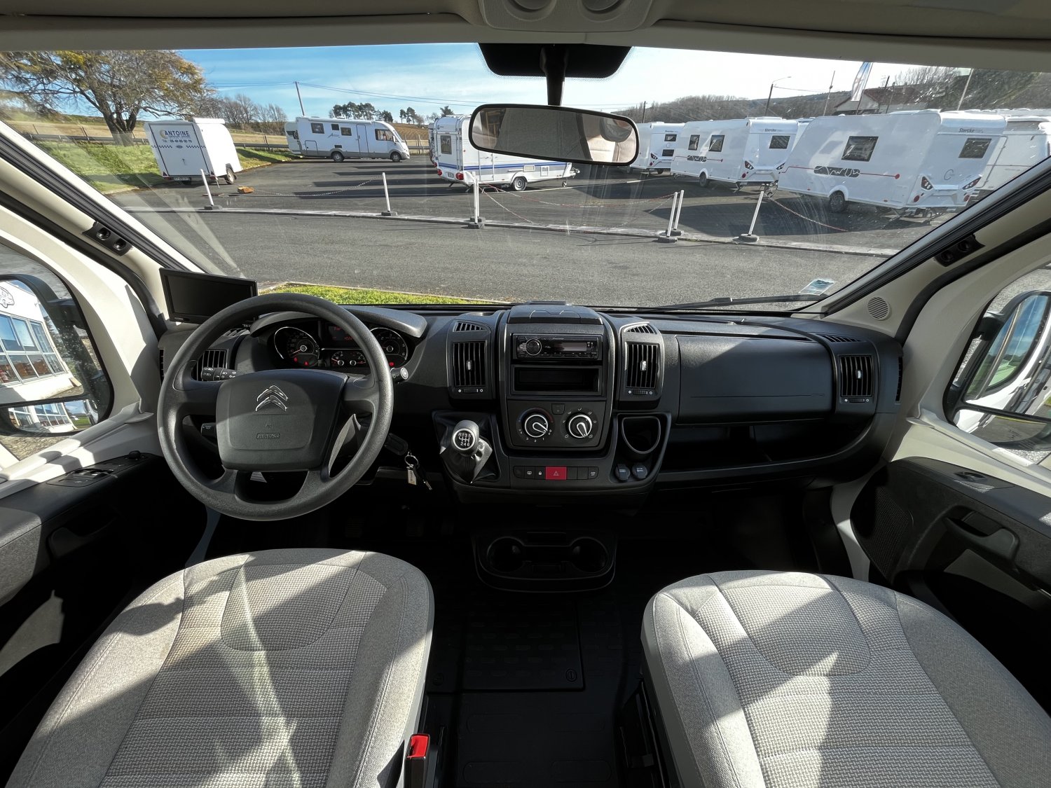 Antoine Caravanes et Camping Car TWIN 600 SP FAMILY Adria