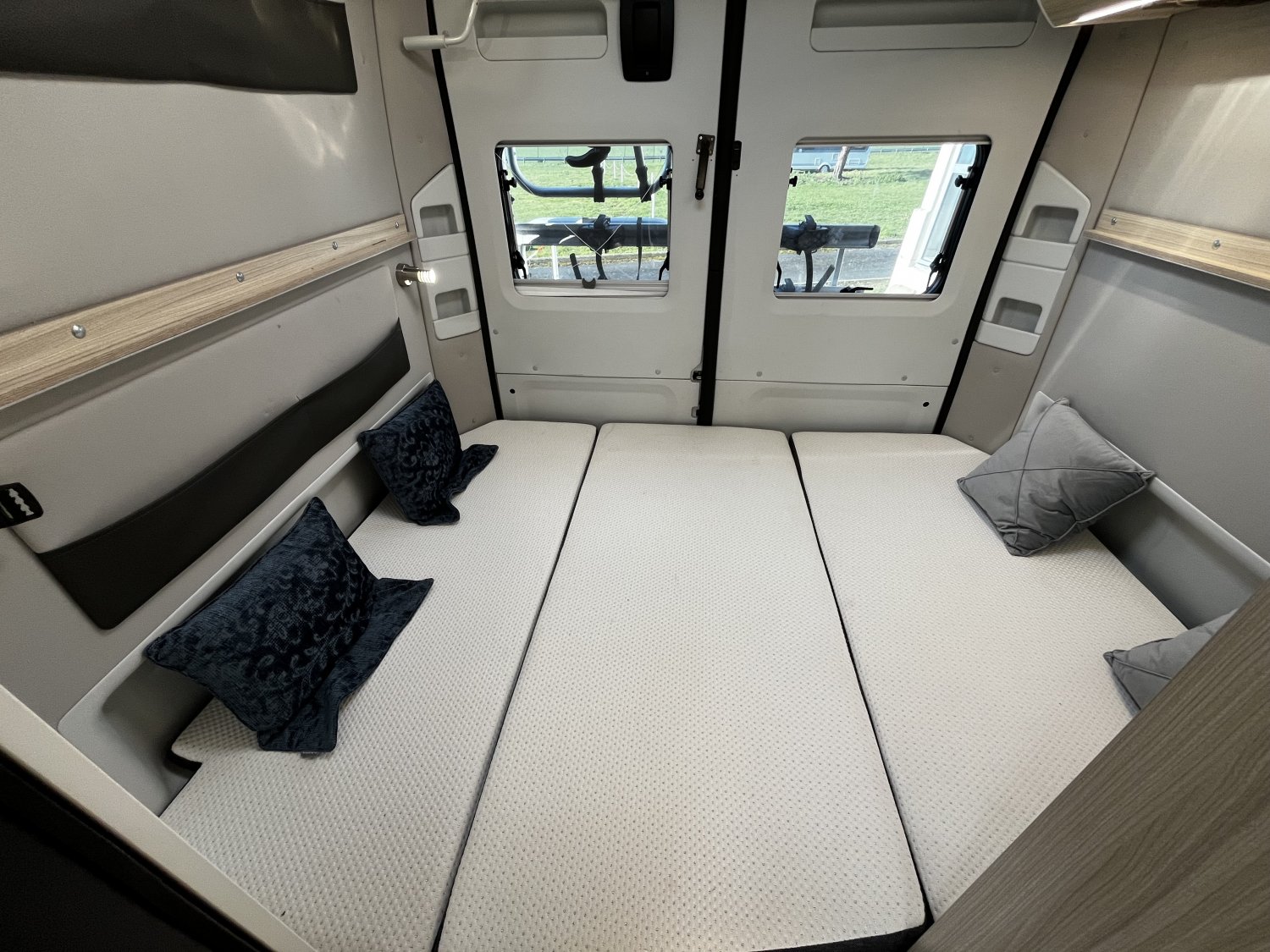 Antoine Caravanes et Camping Car TWIN 600 SP FAMILY Adria