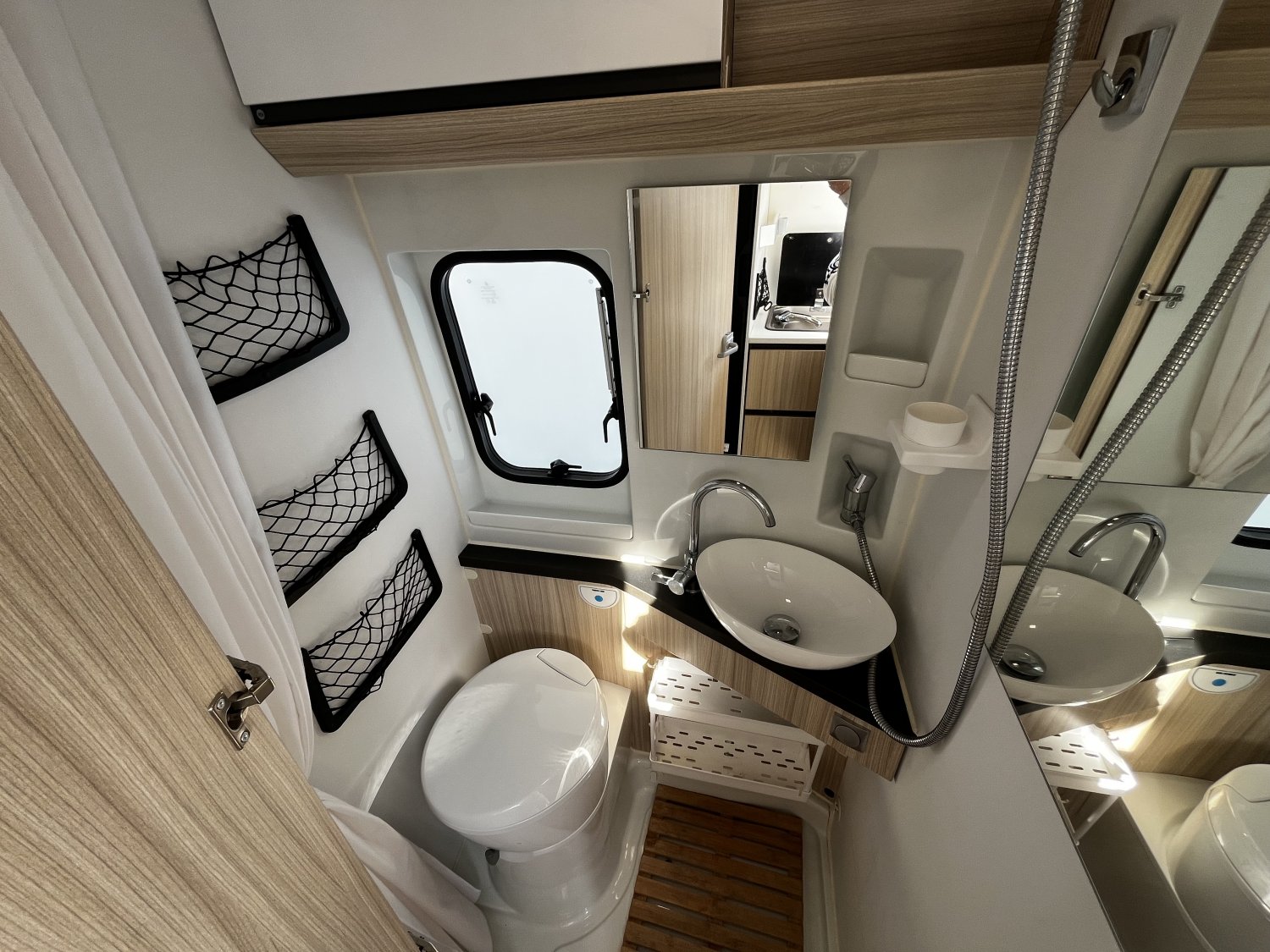 Antoine Caravanes et Camping Car TWIN 600 SP FAMILY Adria