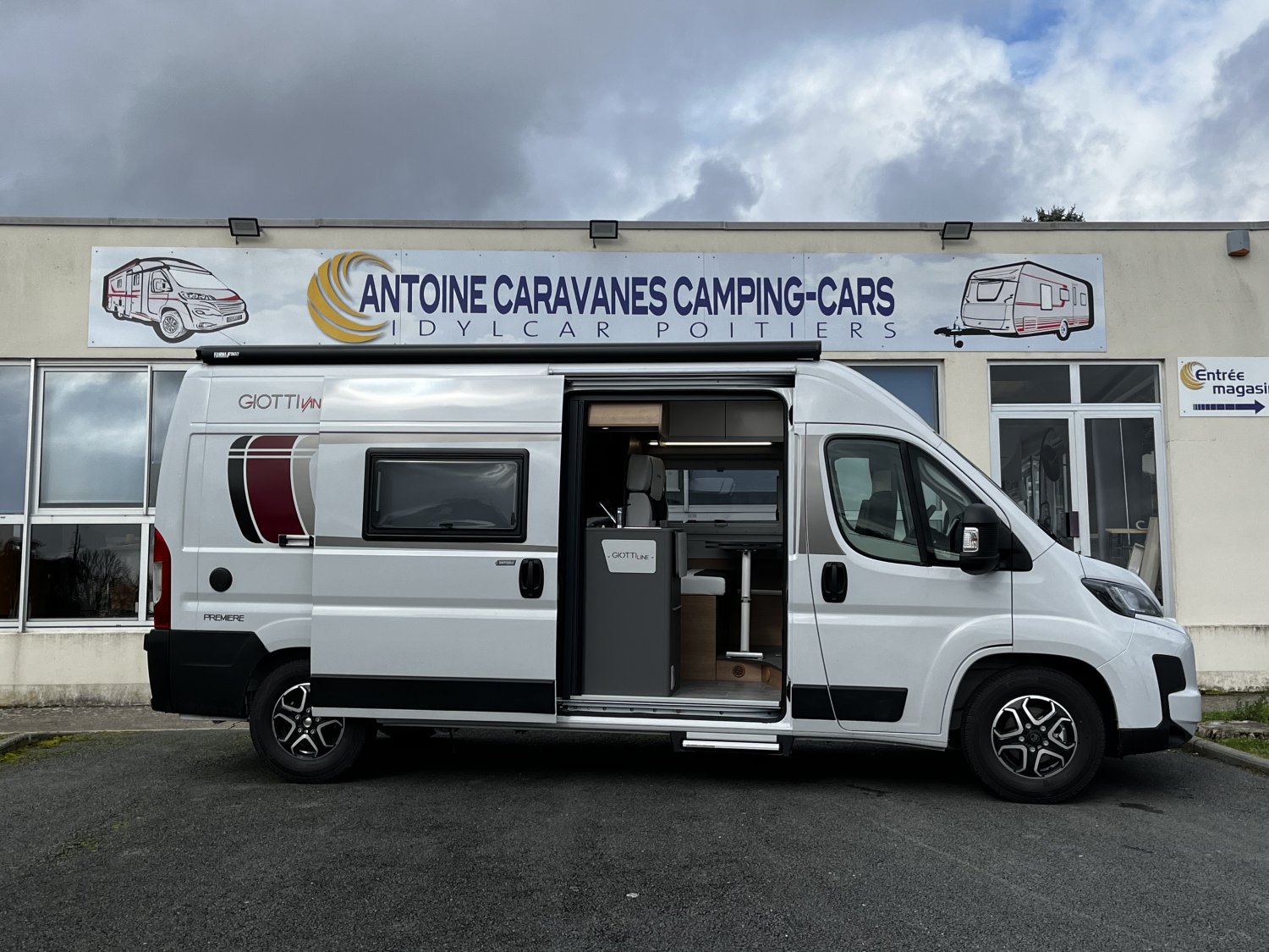 Antoine Caravanes et Camping Car - Giottiline 60 T à 66 620&euro;