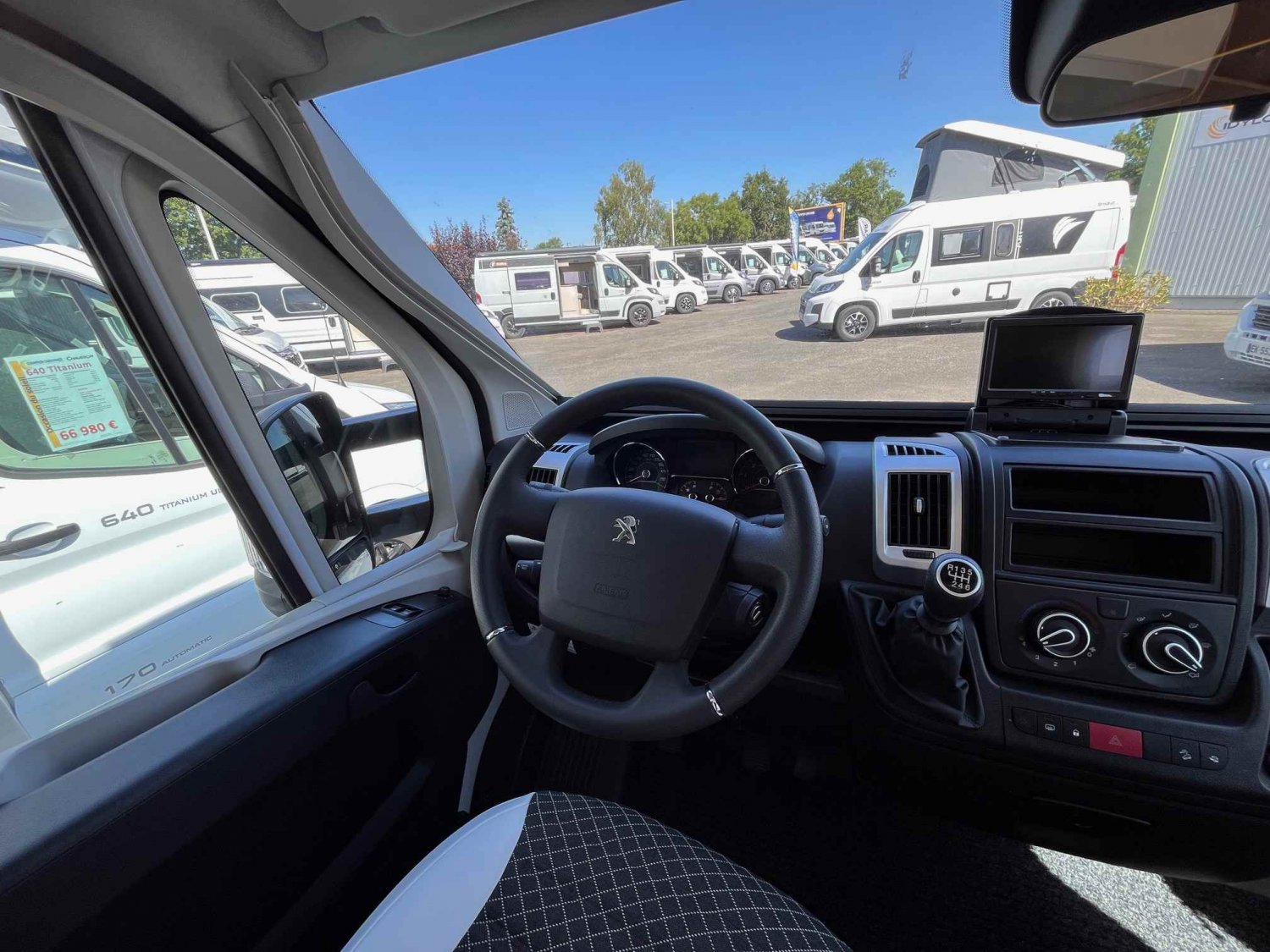 Antoine Caravanes et Camping Car GIOTTILINE TOSCAN 74 NF Giottiline