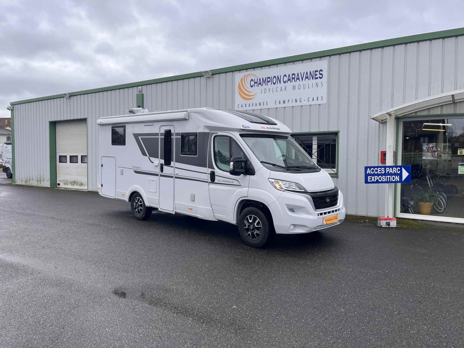 Antoine Caravanes et Camping Car - Adria COMPACT DL à 68 900 &euro;