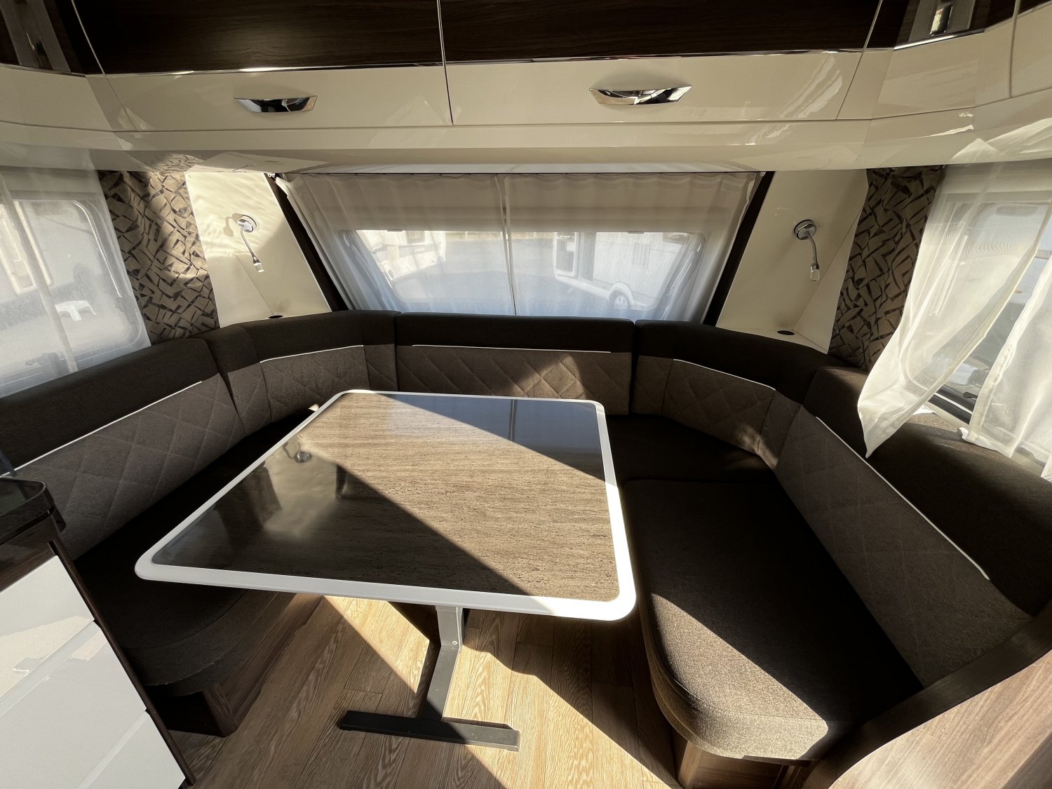 Antoine Caravanes et Camping Car PRESTIGE 560 WLU Hobby