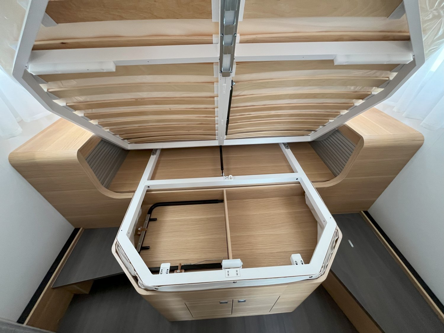 Antoine Caravanes et Camping Car MATRIX 650 DC 60th Adria