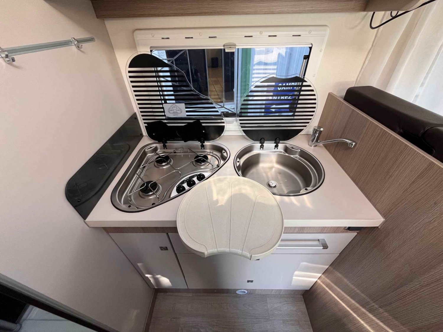 Antoine Caravanes et Camping Car GENESIS 290 Challenger
