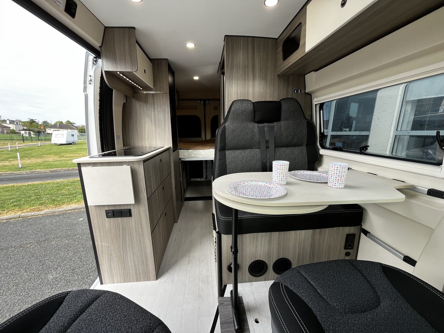 Antoine Caravanes et Camping Car R602A Randger