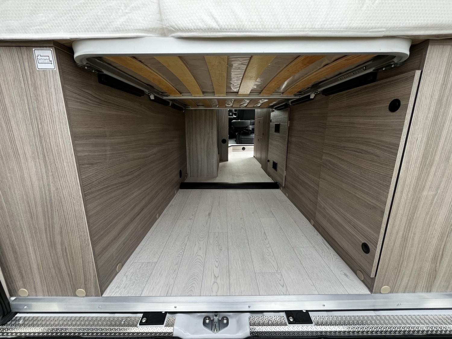 Antoine Caravanes et Camping Car R602A Randger