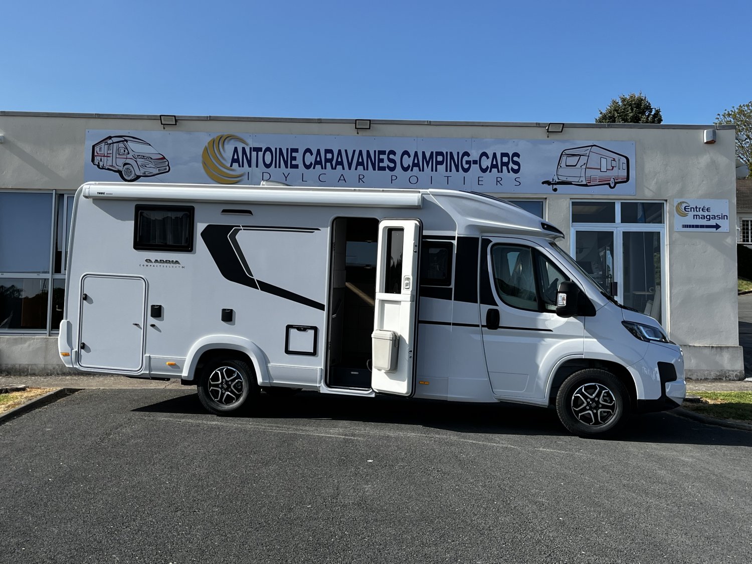 Antoine Caravanes et Camping Car - Adria COMPACT DC à 81 180 &euro;