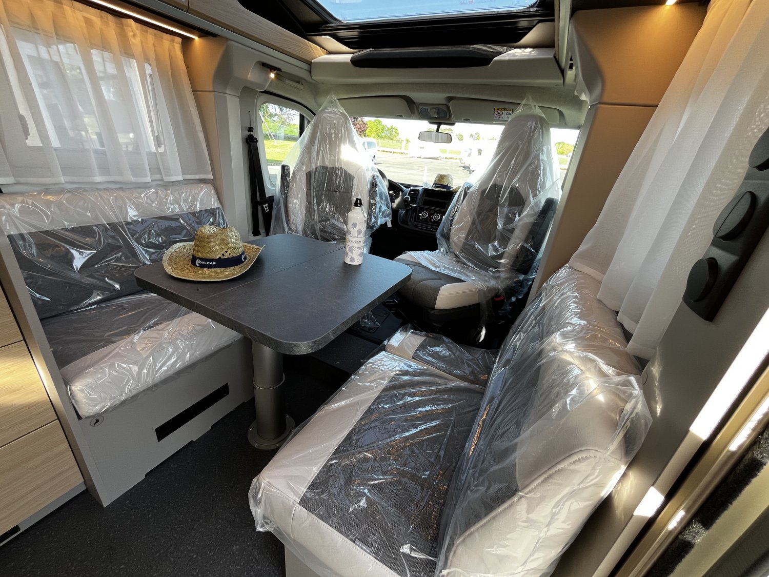 Antoine Caravanes et Camping Car COMPACT DC Adria