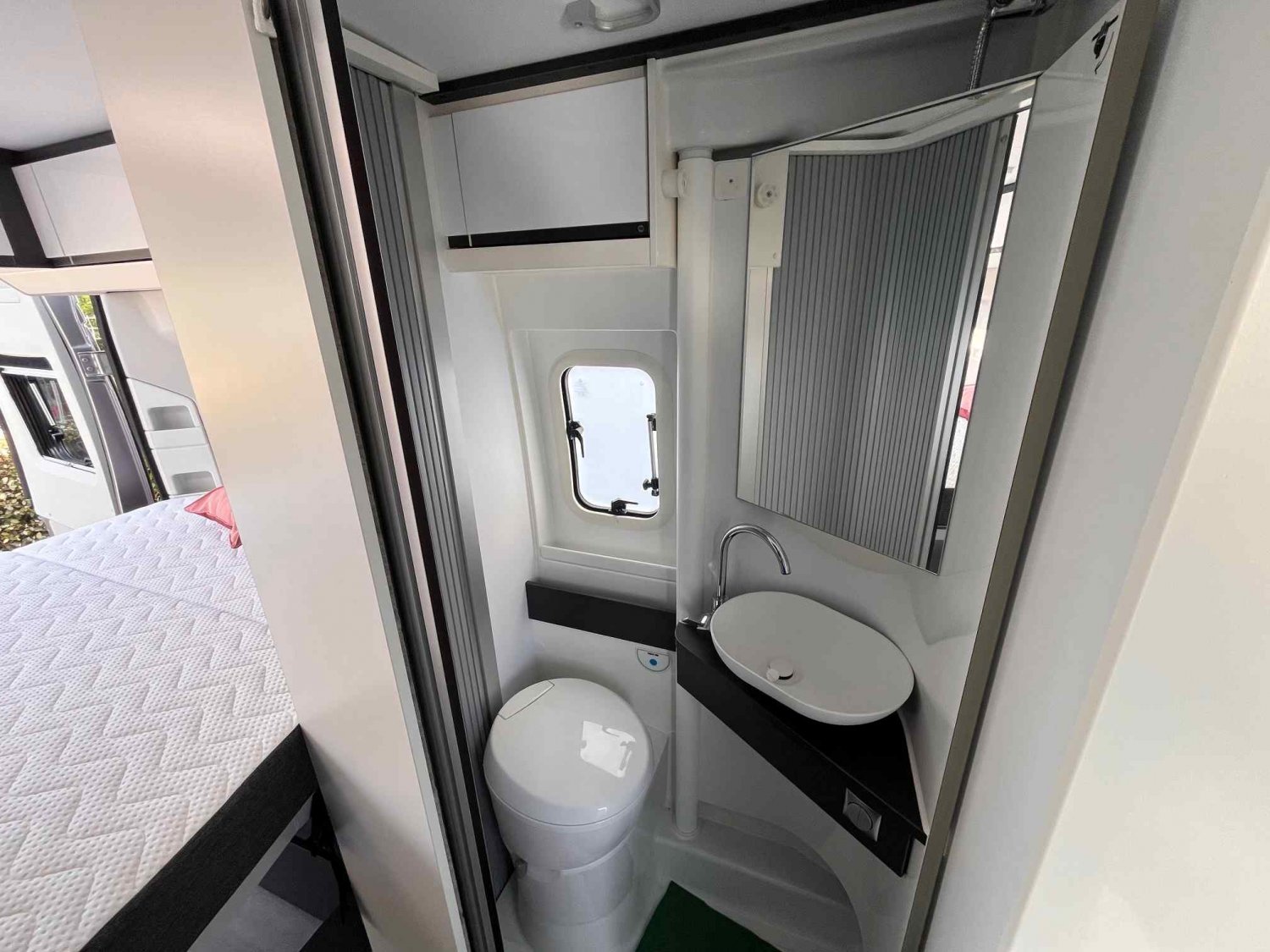 Antoine Caravanes et Camping Car TWIN SUPREME 600 SPB Adria