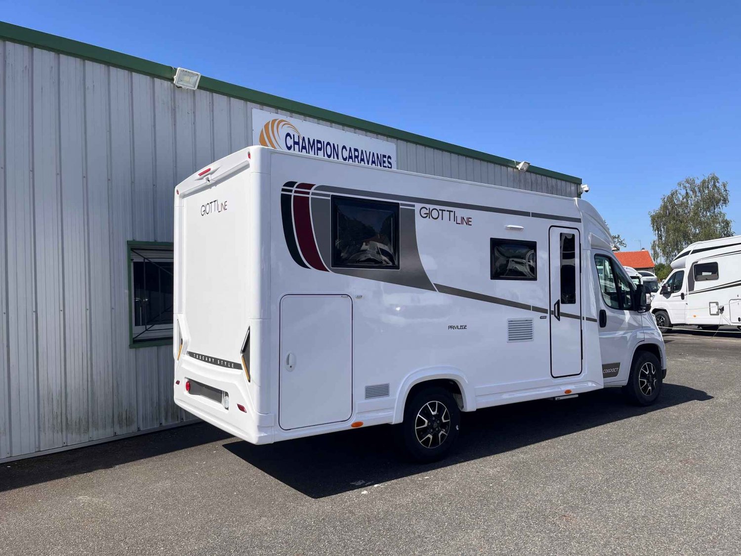 Antoine Caravanes et Camping Car COMPACT CX66 Giottiline