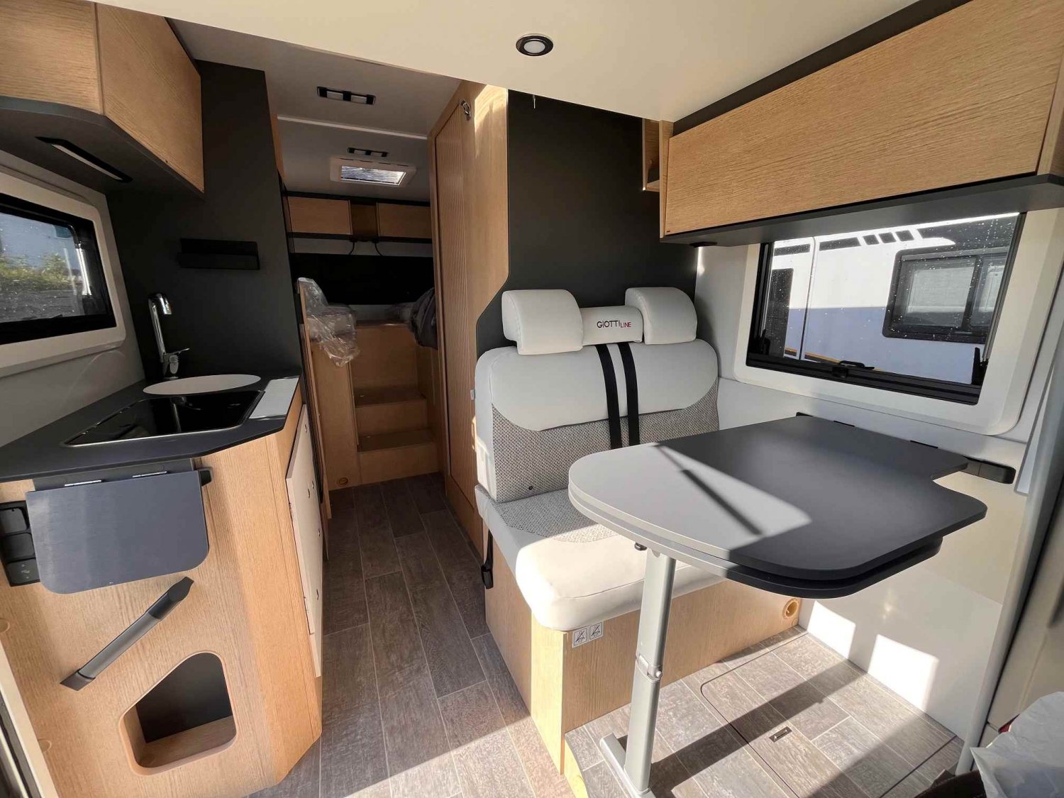 Antoine Caravanes et Camping Car COMPACT CX66 Giottiline