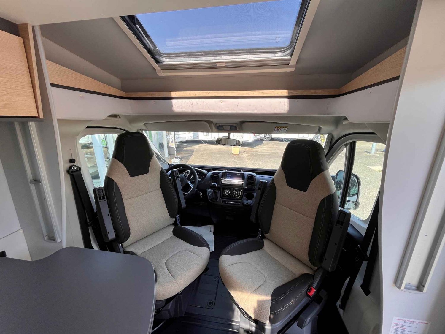 Antoine Caravanes et Camping Car COMPACT CX66 PREMIERE EDITION Giottiline
