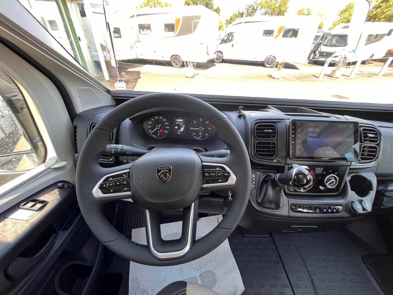 Antoine Caravanes et Camping Car COMPACT CX66 PREMIERE EDITION Giottiline