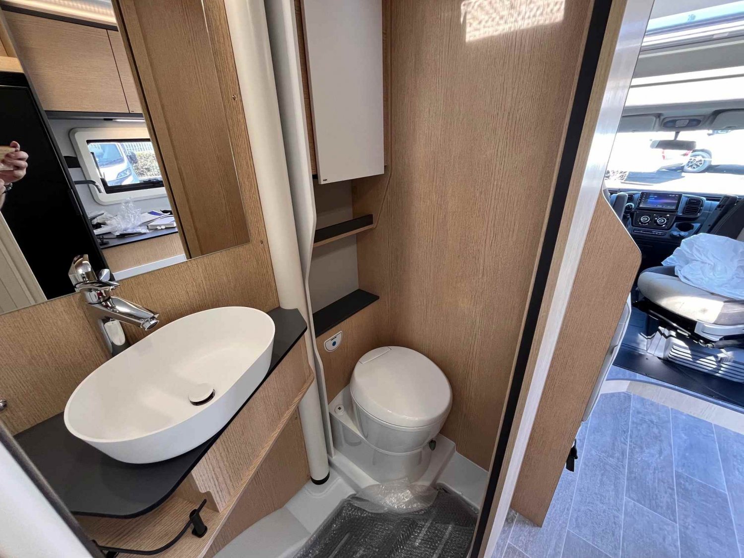 Antoine Caravanes et Camping Car COMPACT CX66 PREMIERE EDITION Giottiline