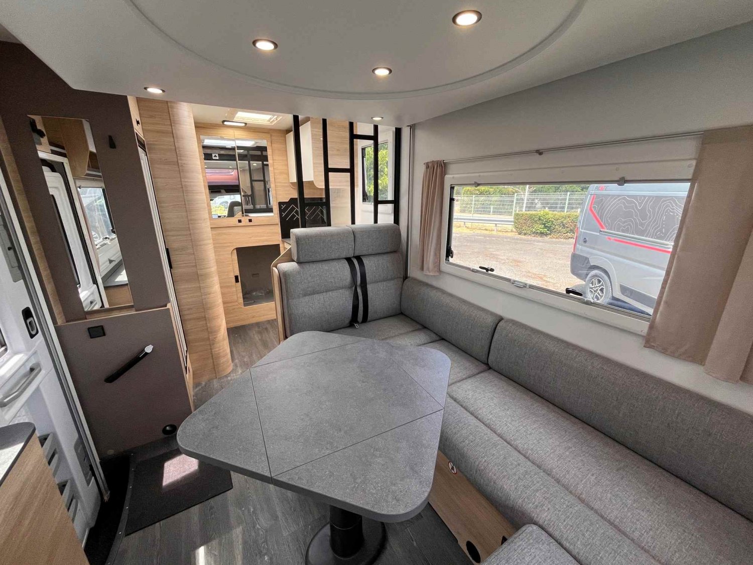 Antoine Caravanes et Camping Car 240 BREAK EDITION Challenger