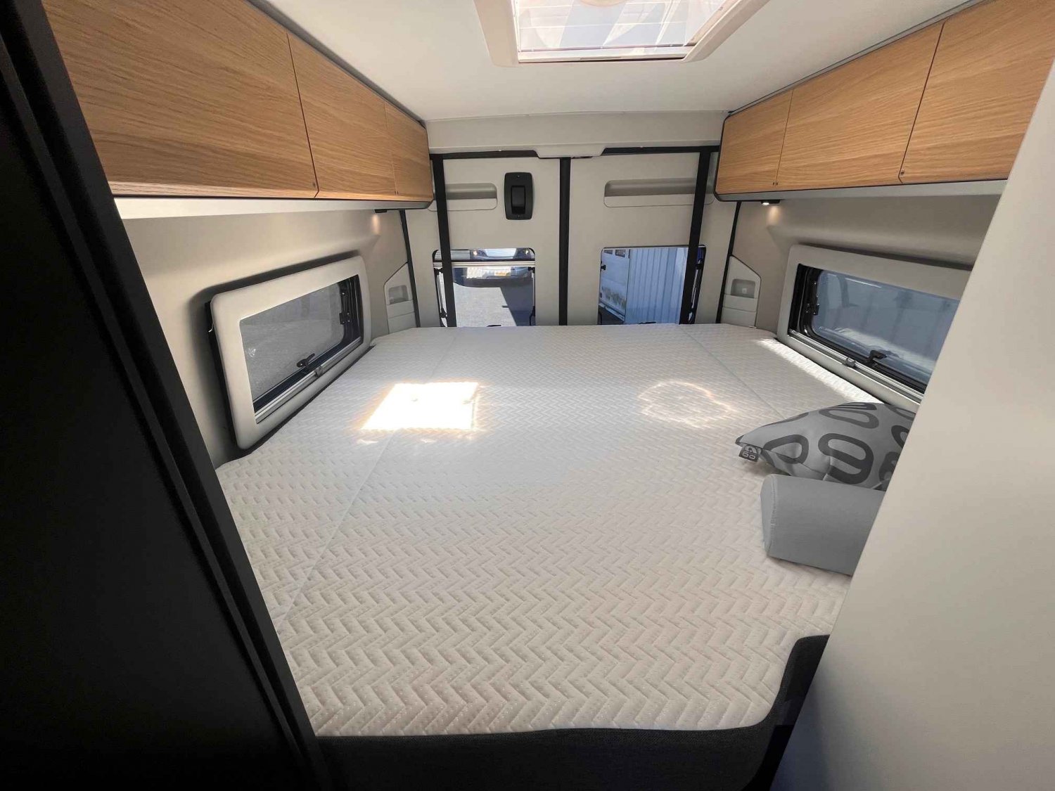 Antoine Caravanes et Camping Car TWIN 640 SGX 60 Years Adria