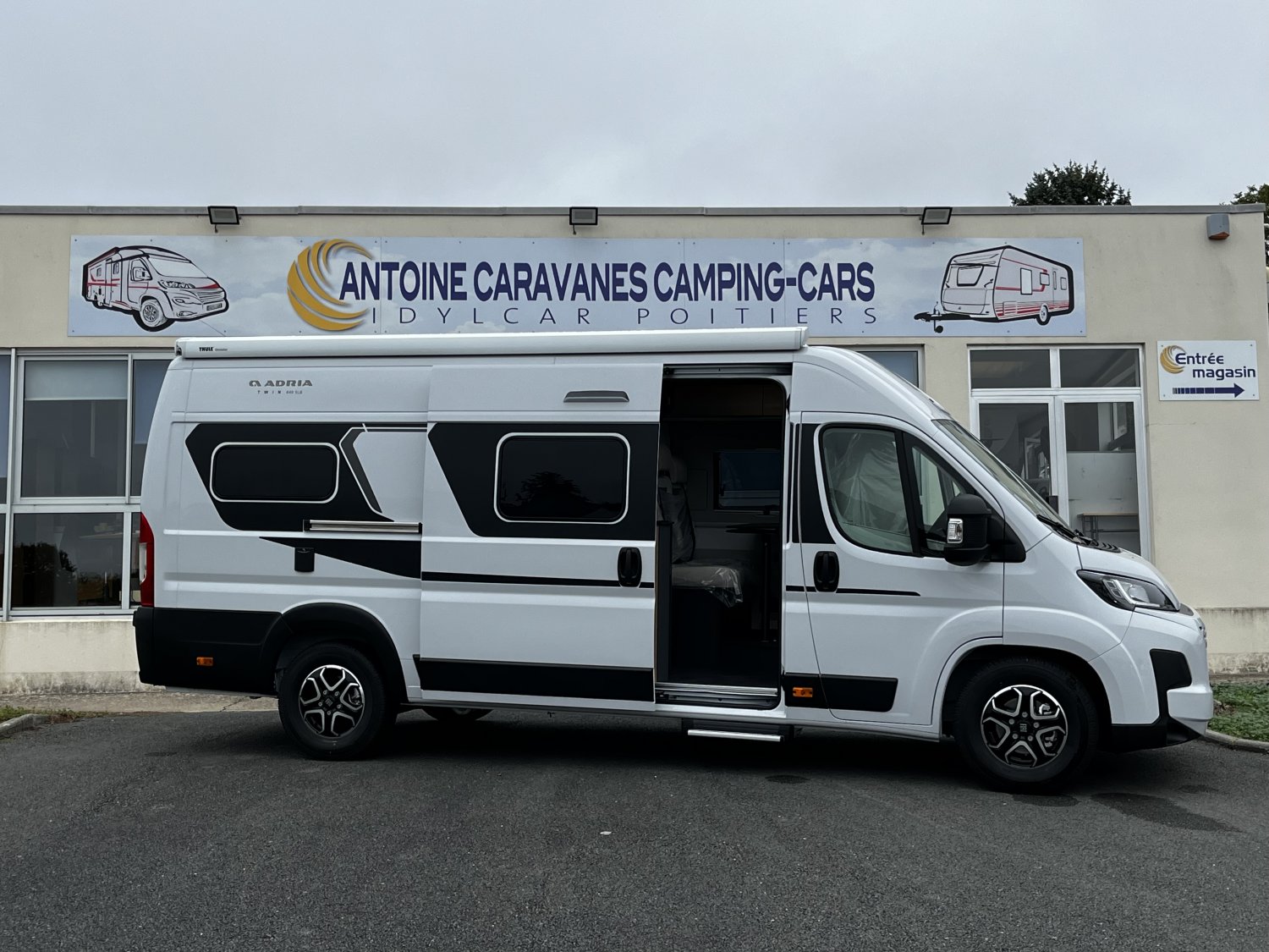 Antoine Caravanes et Camping Car - Adria TWIN EDITION 640 SLB à 65 790&euro;€